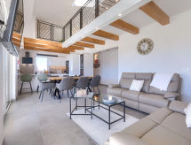 Moderne villa met verwarmd zwembad, op 8 km van zee bij Novigrad - thumbnail 4