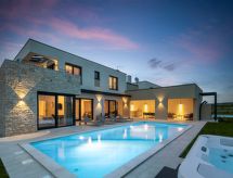 Villa Stella: Moderne luxe met verwarmd zwembad nabij Novigrad - thumbnail 1