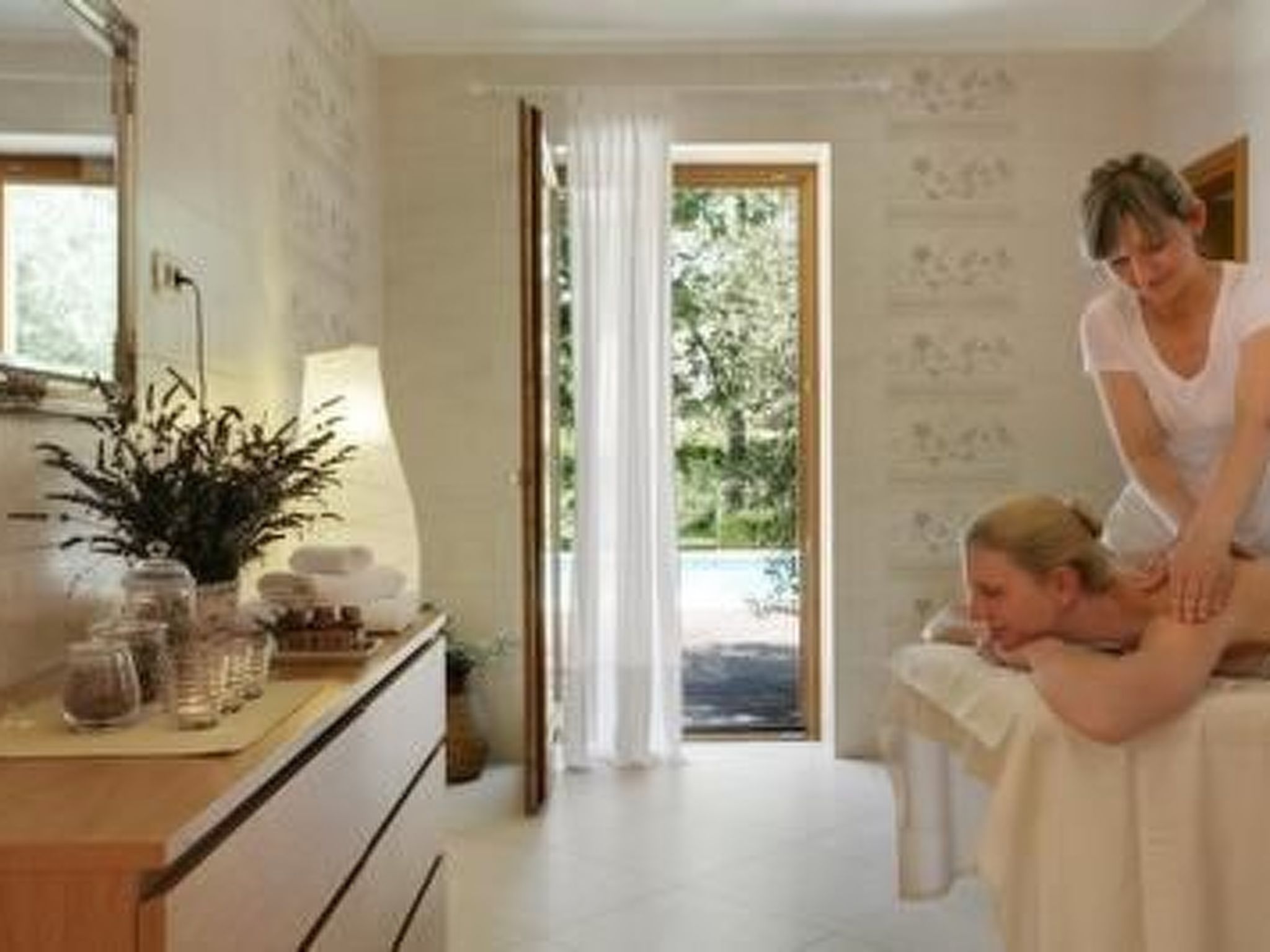 In Karigador mit Terrasse, Whirlpool und Garten-Dedans