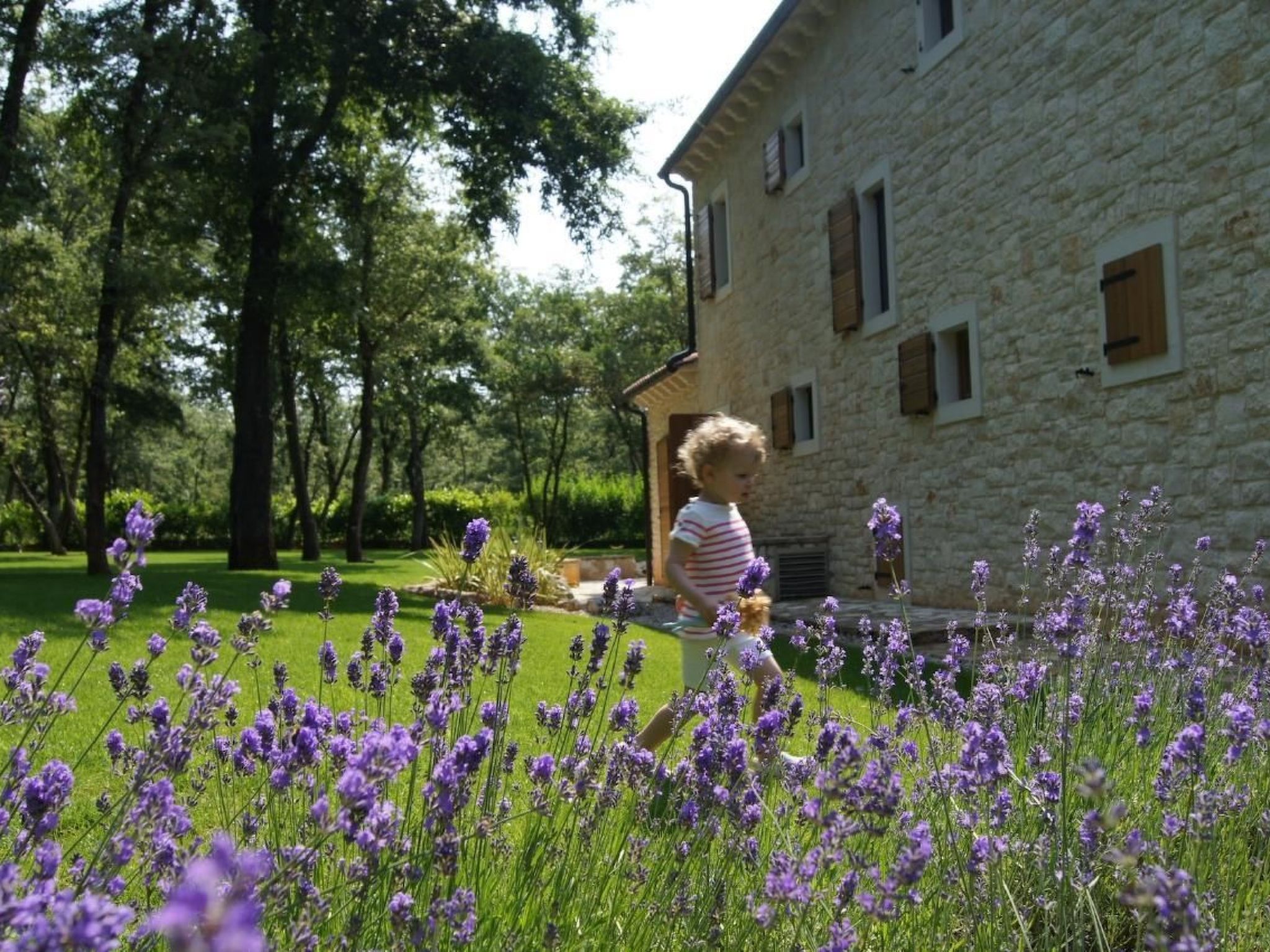 Photo of in Karigador mit Terrasse, Whirlpool und Garten