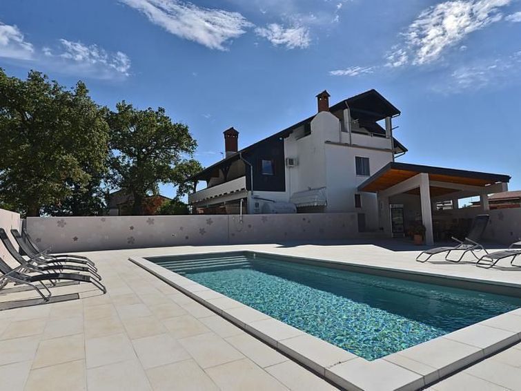 Wohnung 'Villa Paolija3' Mit Pool - Novigrad