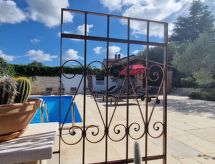 Vrijstaande villa met privézwembad en tuin op 2,5 km van zee in Novigrad - thumbnail 5