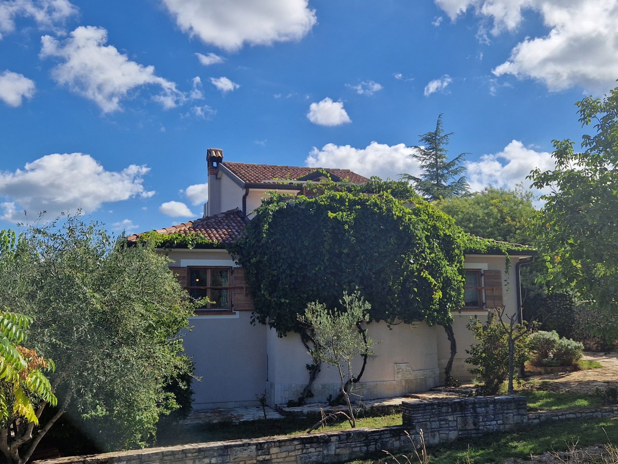 Photo of Freistehende Villa mit Garten und privatem Pool