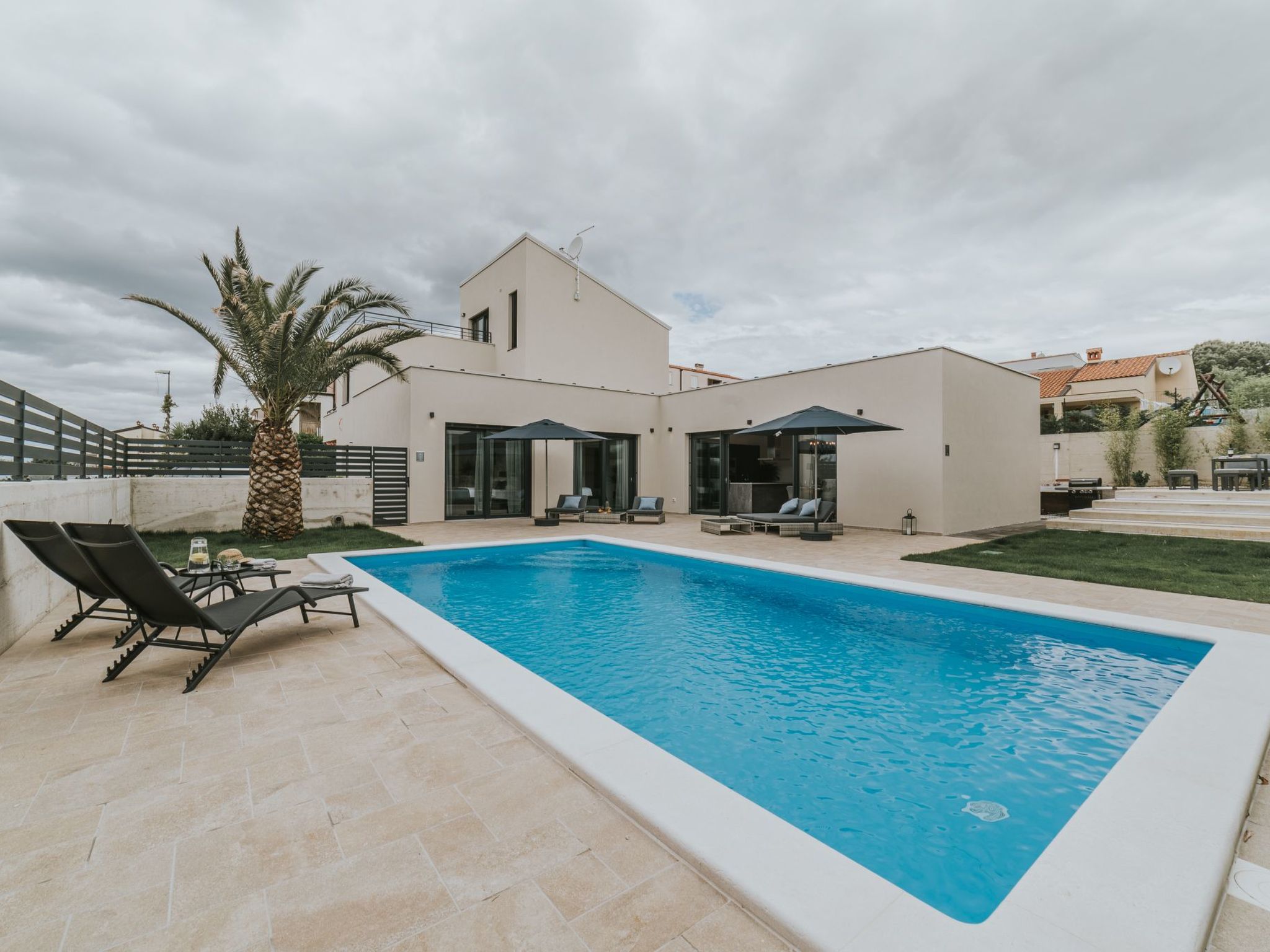 Haus in Novigrad mit privatem Pool-Binnen