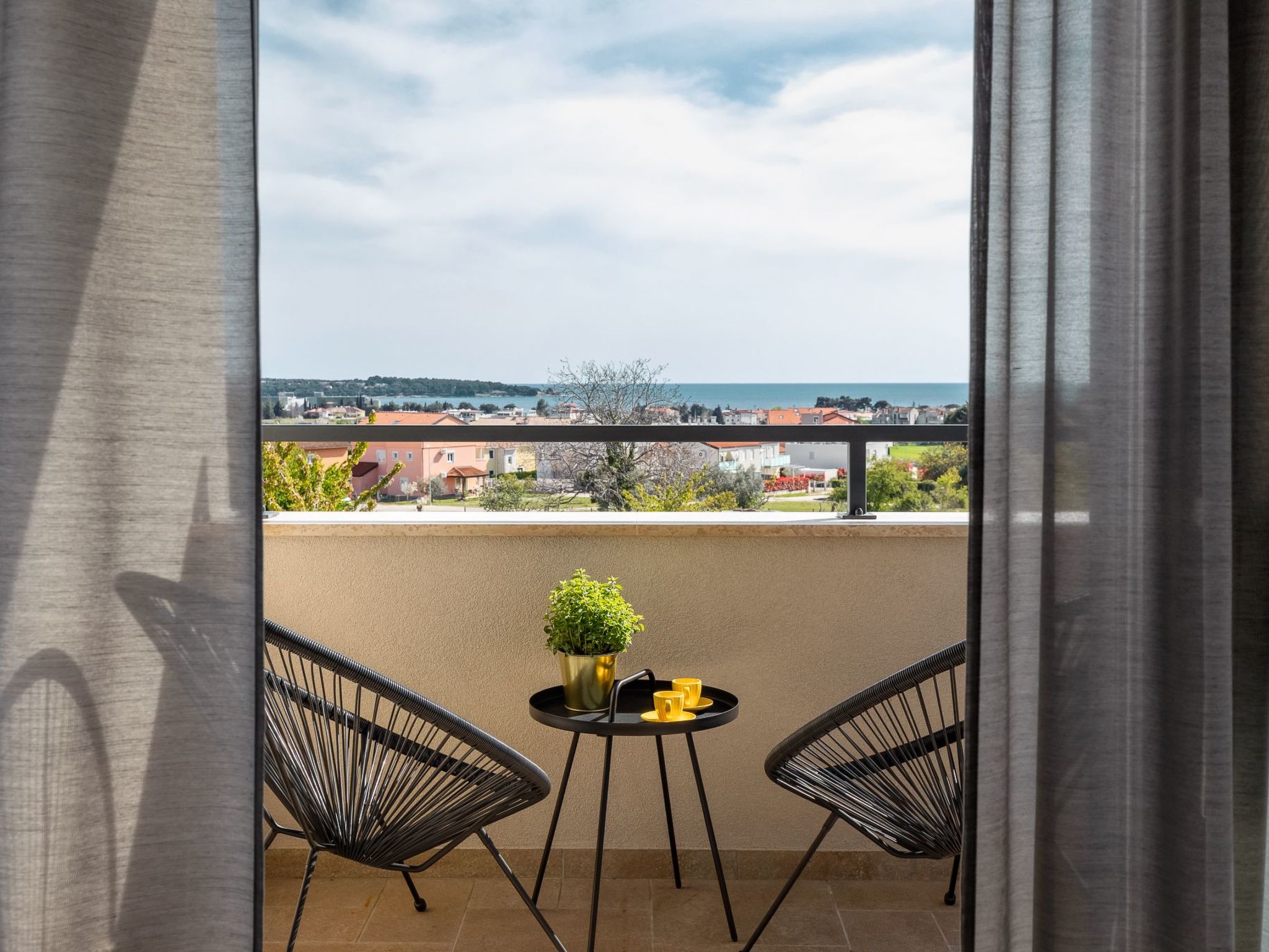 Charmante Ferienwohnung mit Balkon-Binnen