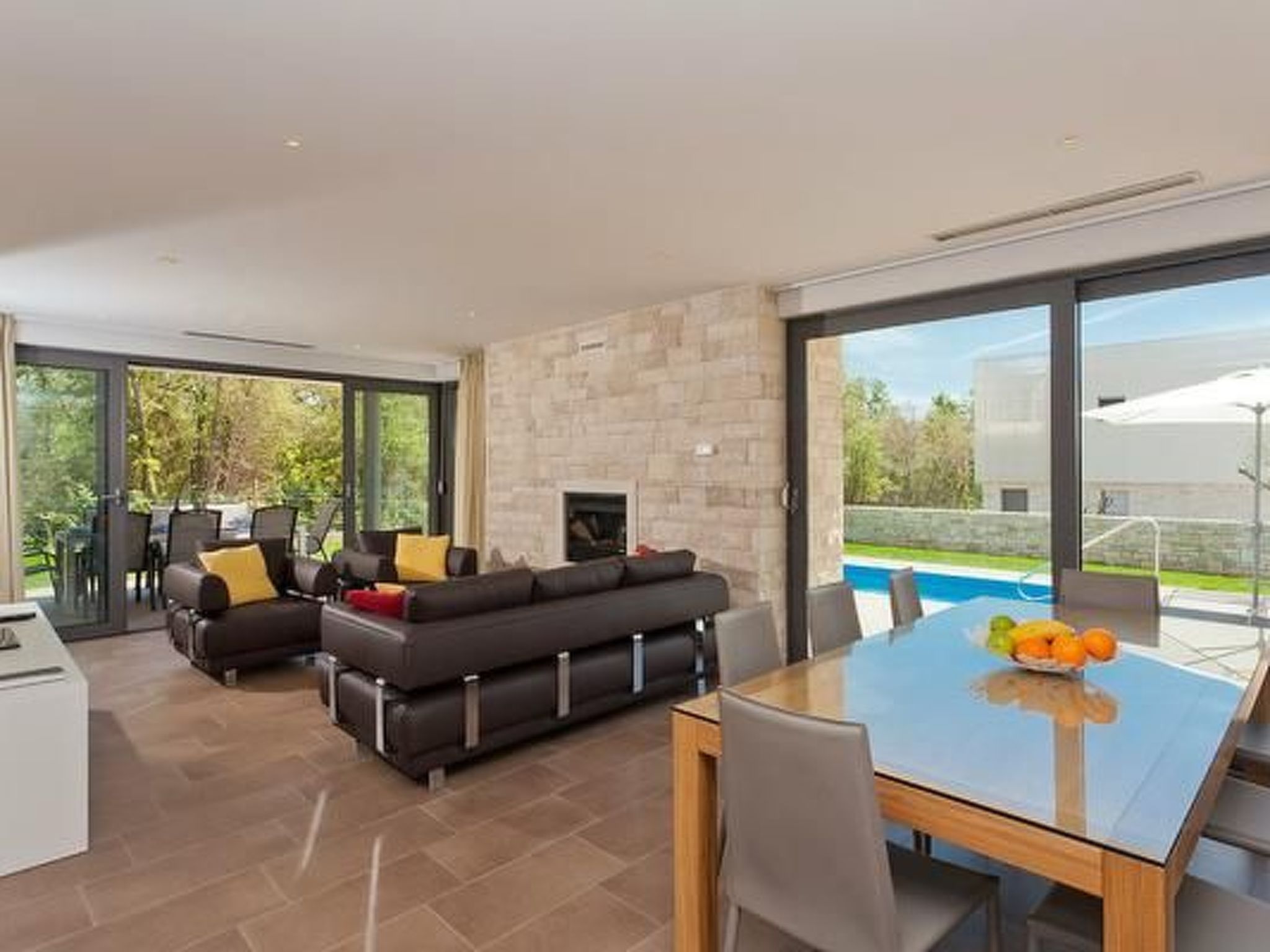 Designvilla mit Dachterrasse und Panoramablick-Drinnen