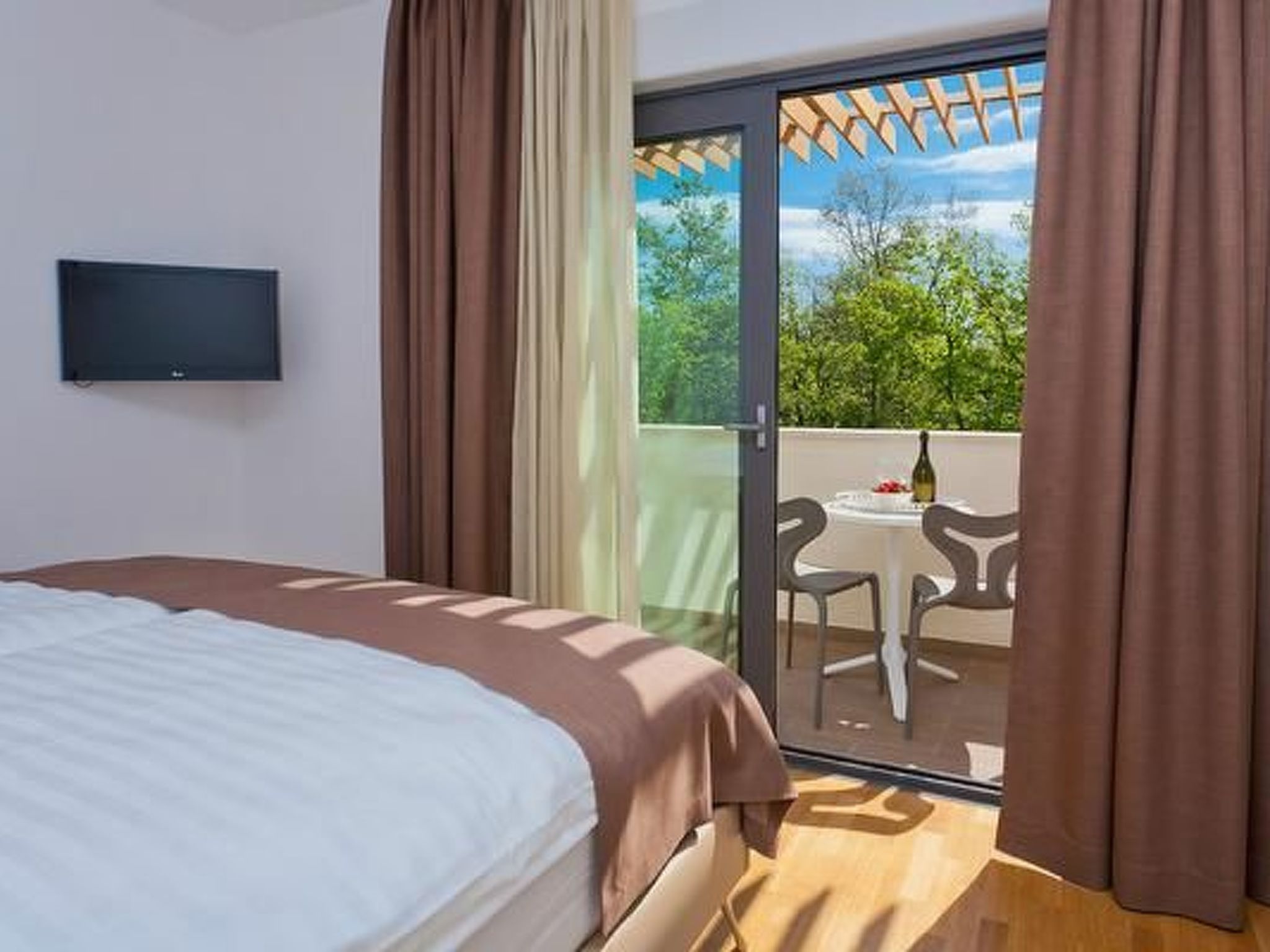 Designvilla mit Dachterrasse und Panoramablick-Drinnen