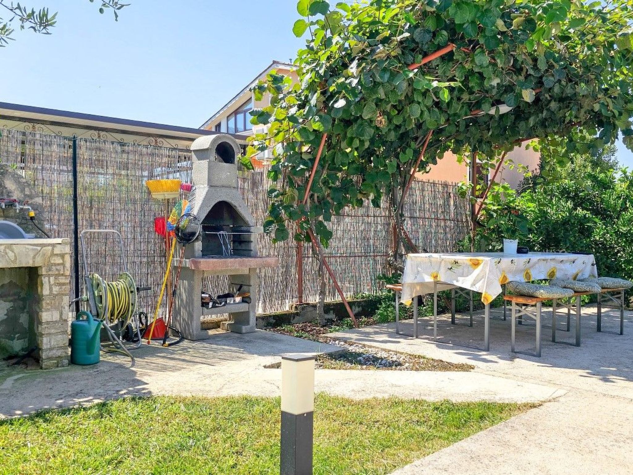 Photo of Wohnung für bis zu 6 Personen mit Schwimmbad