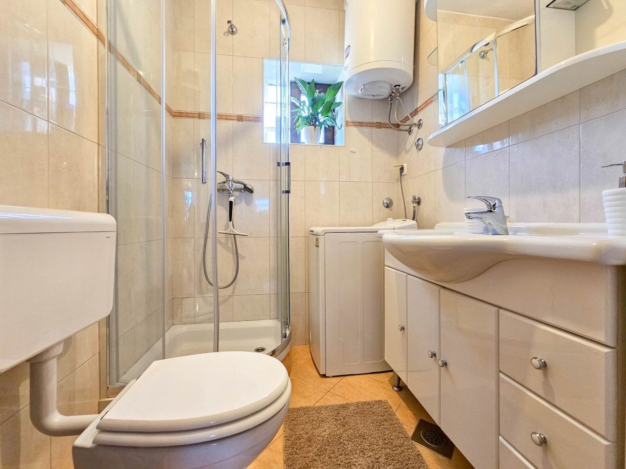 Photo of Wohnung für bis zu 6 Personen mit Schwimmbad