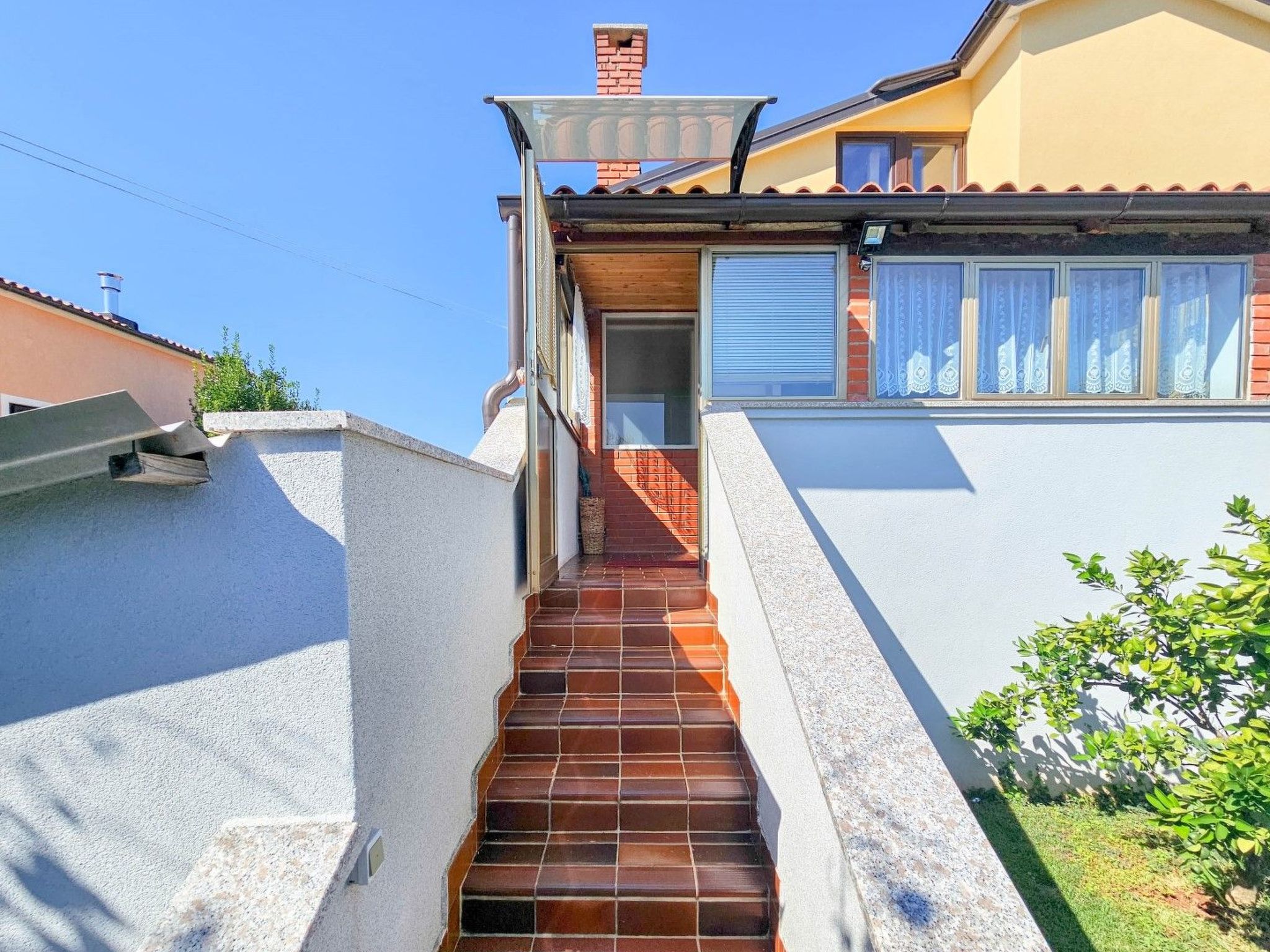 Wohnung für bis zu 6 Personen mit Schwimmbad-Image-tags.info