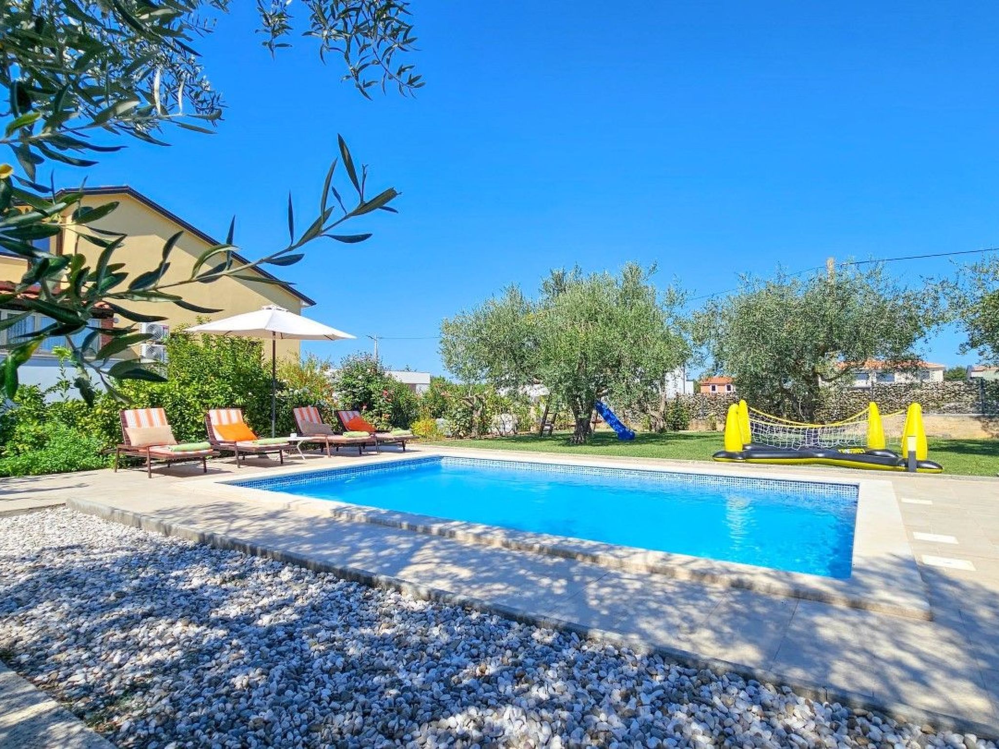 Wohnung für bis zu 6 Personen mit Schwimmbad-Image-tags.info