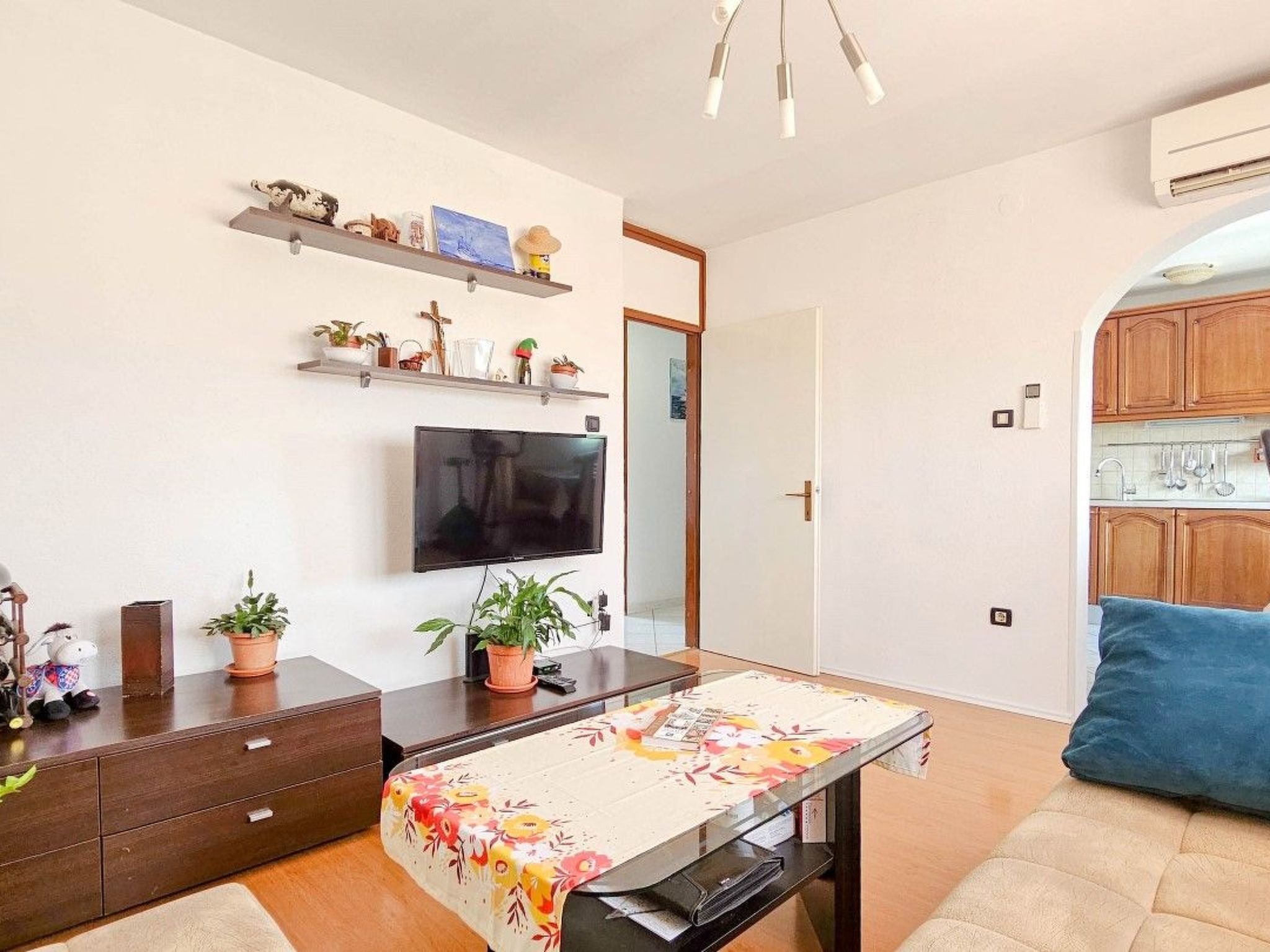 Wohnung im Zentrum mit einem Balkon-Drinnen