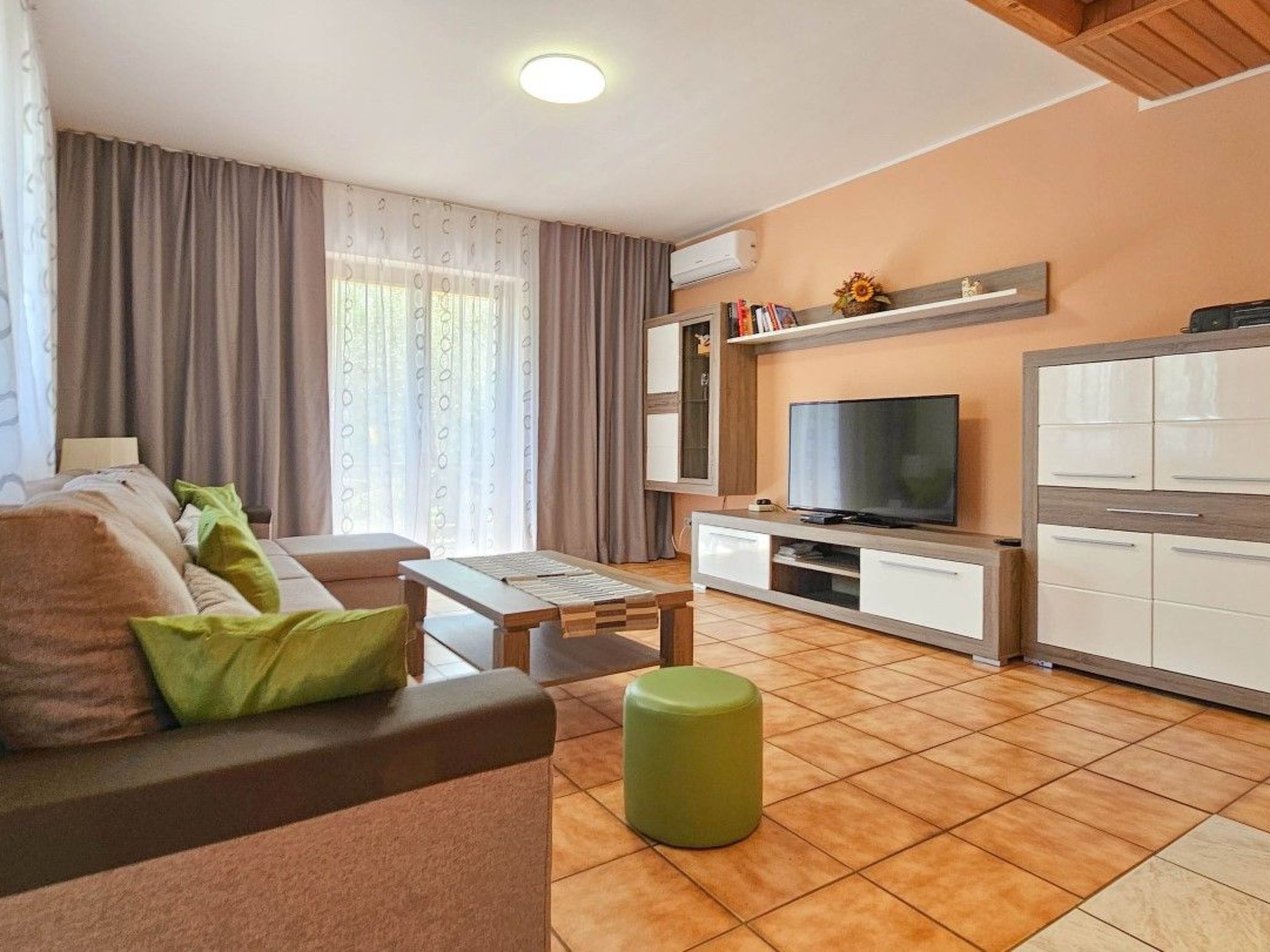 Toni -Wohnung im Erdgeschoss-Dedans