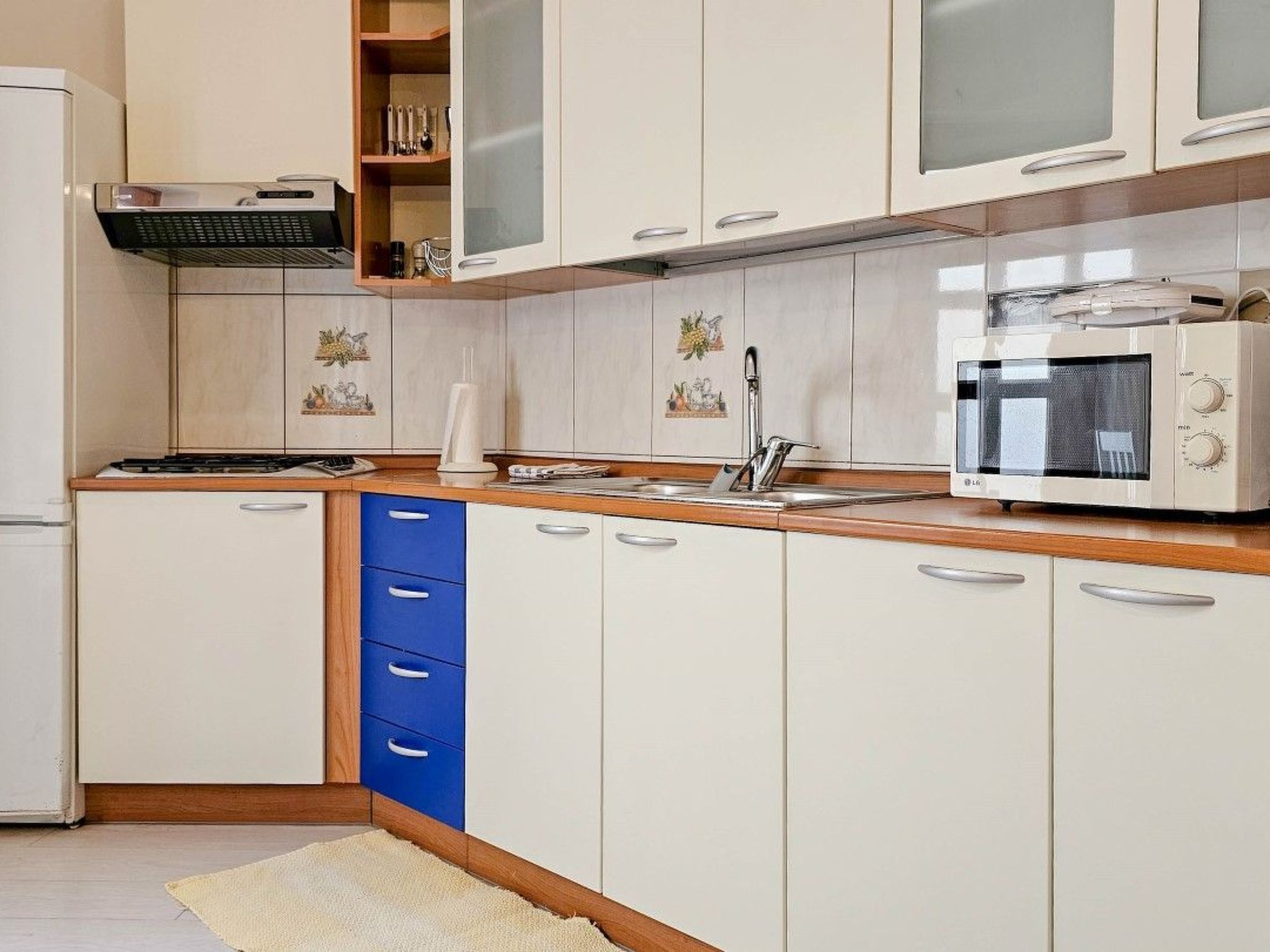 Mit Blick auf das Wasser-Inside