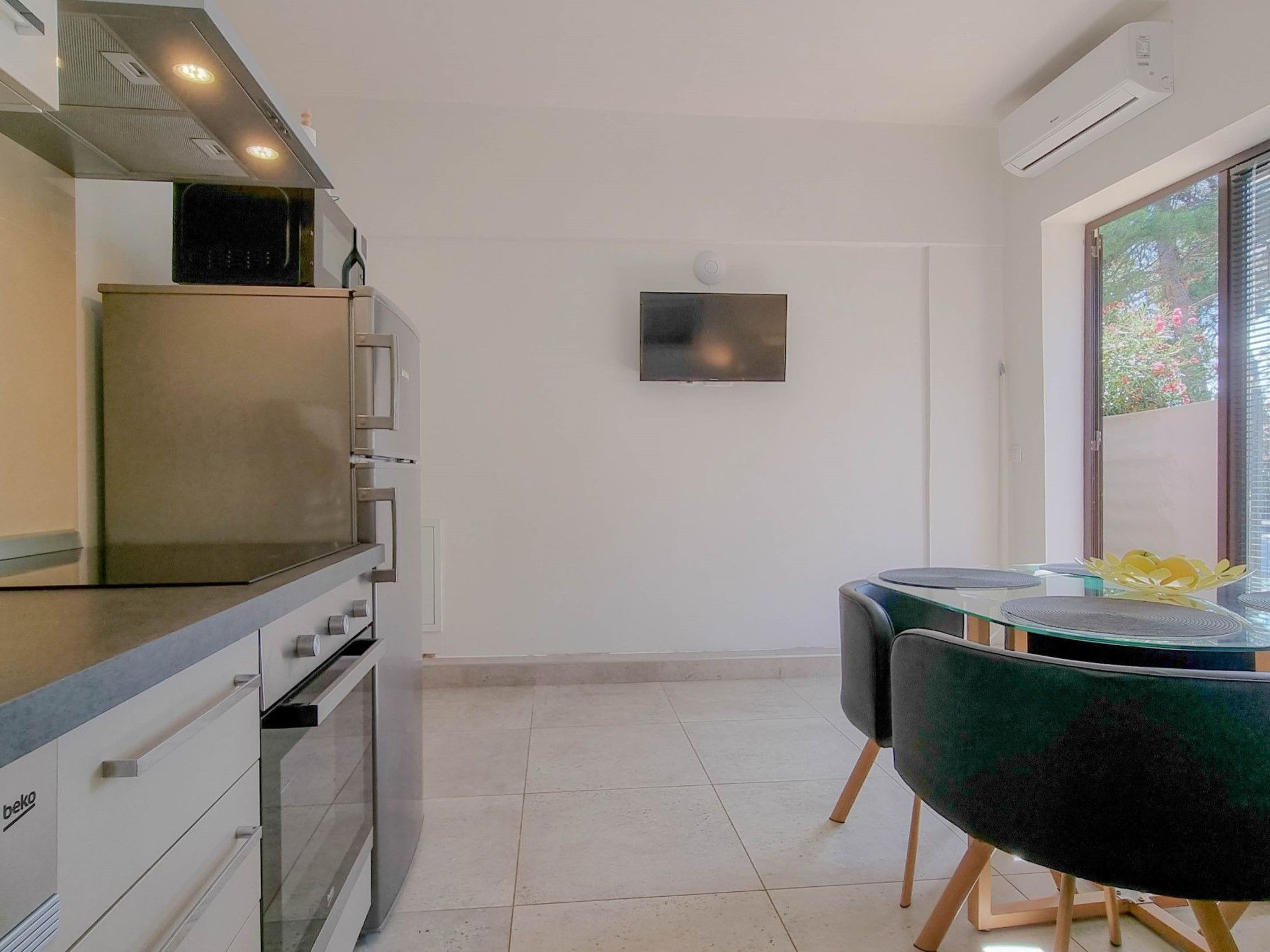 Für 4 Personen ca. 40 m&sup2; in Novigrad, Adriaküste Kroatien (Westküste von I-Dedans