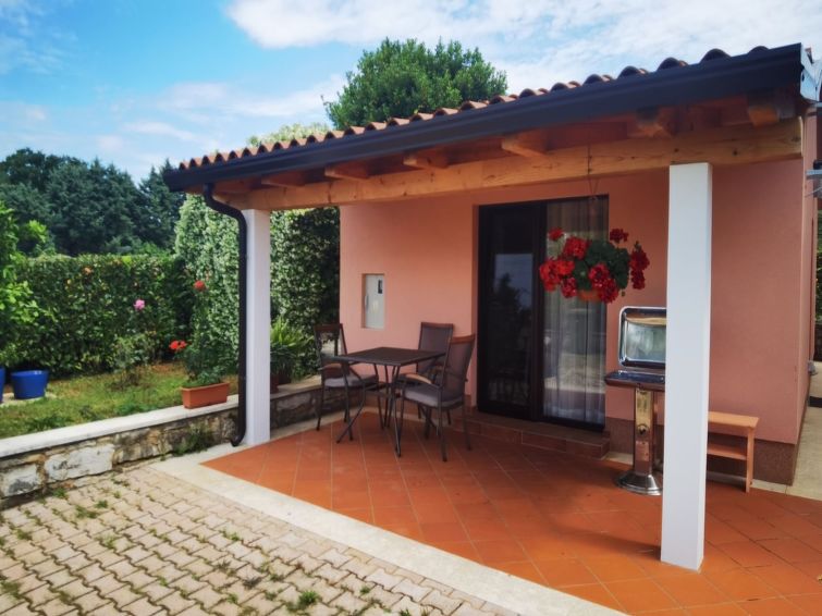 3-persoons appartement Nora met terras in Novigrad in Novigrad (Istra)