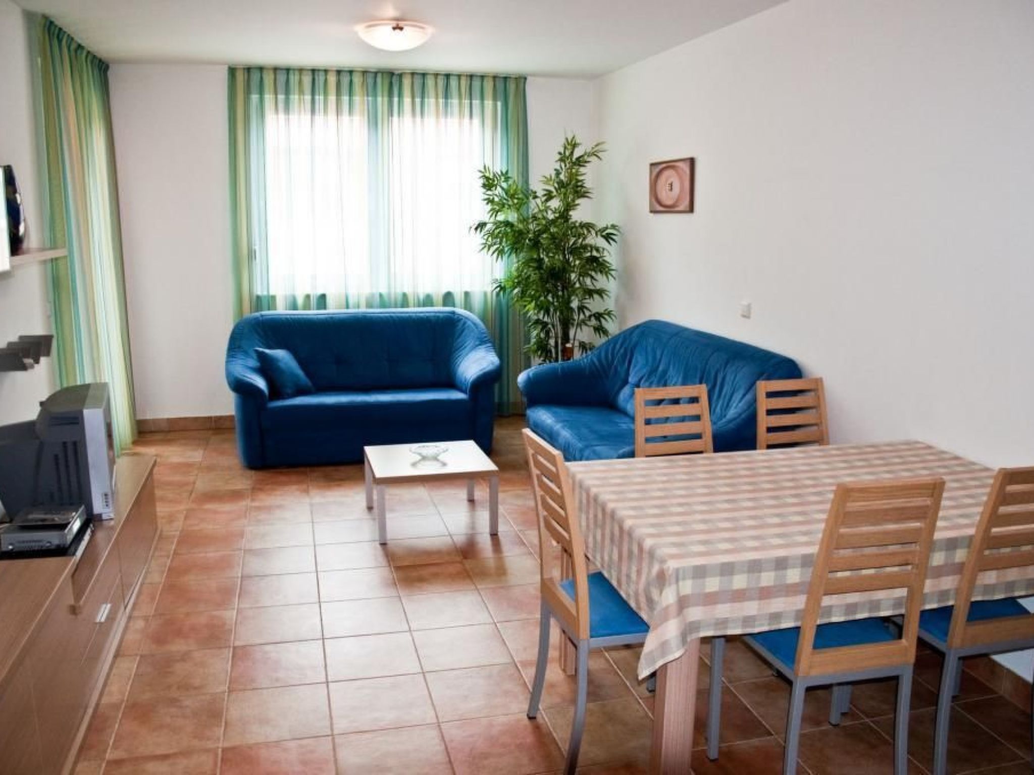 "Roza" mit Blick auf das Wasser-Image-tags.info