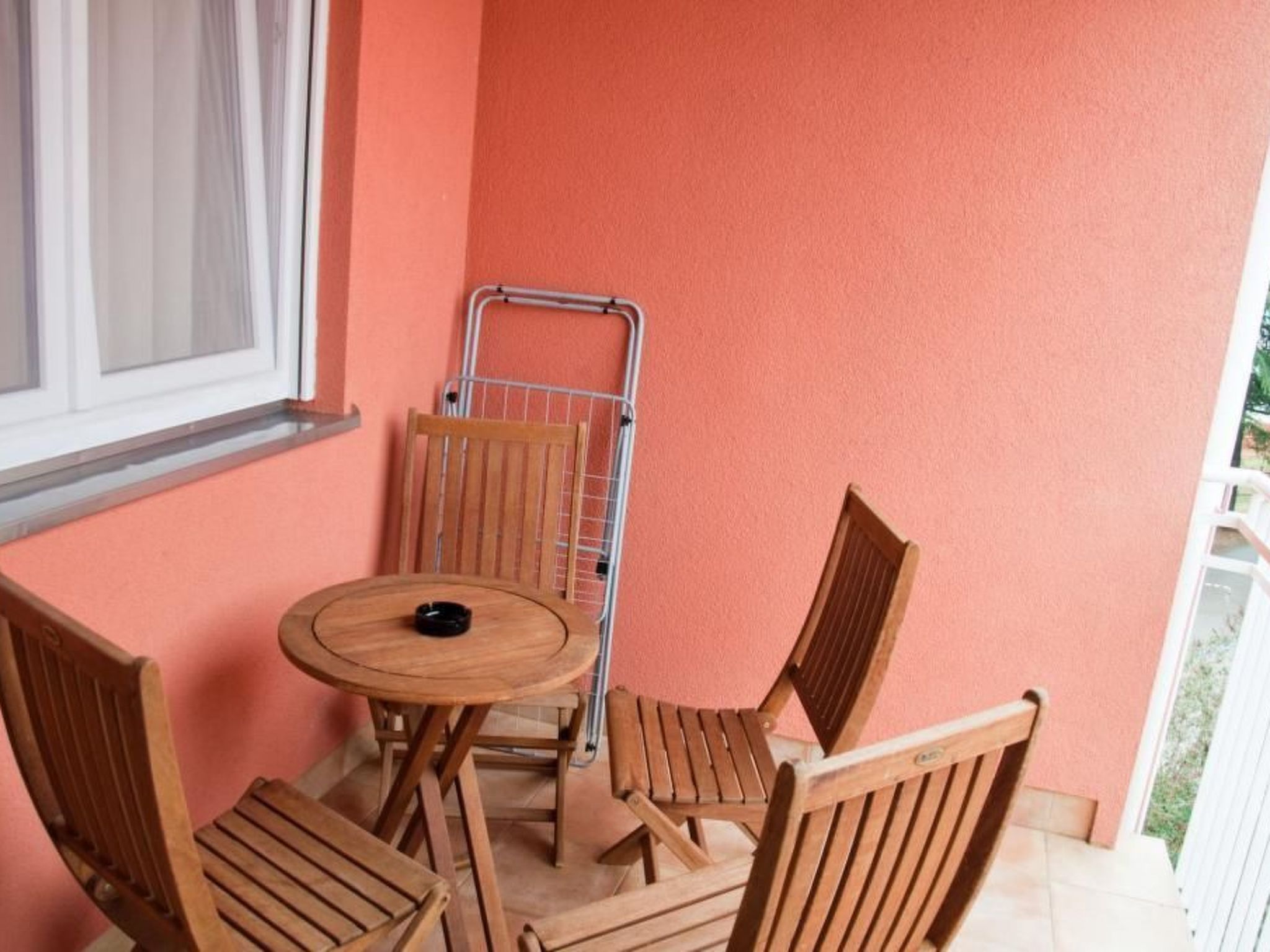 "Roza" mit Blick auf das Wasser-Image-tags.info