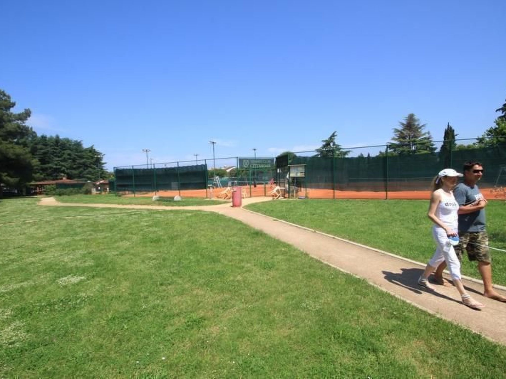 "Vesna" direkt am Strand