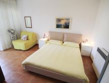 Knusse vakantiewoning Martina met terras, 300m van zee in Novigrad - thumbnail 5