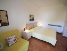 Knusse vakantiewoning Martina met terras, 300m van zee in Novigrad - thumbnail 6