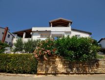 Appartement Vera: knusse studio vlak bij zee in Novigrad, Istrië - thumbnail 1