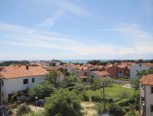 Compacte studio met balkon op 700 meter van zee in Novigrad - thumbnail 2