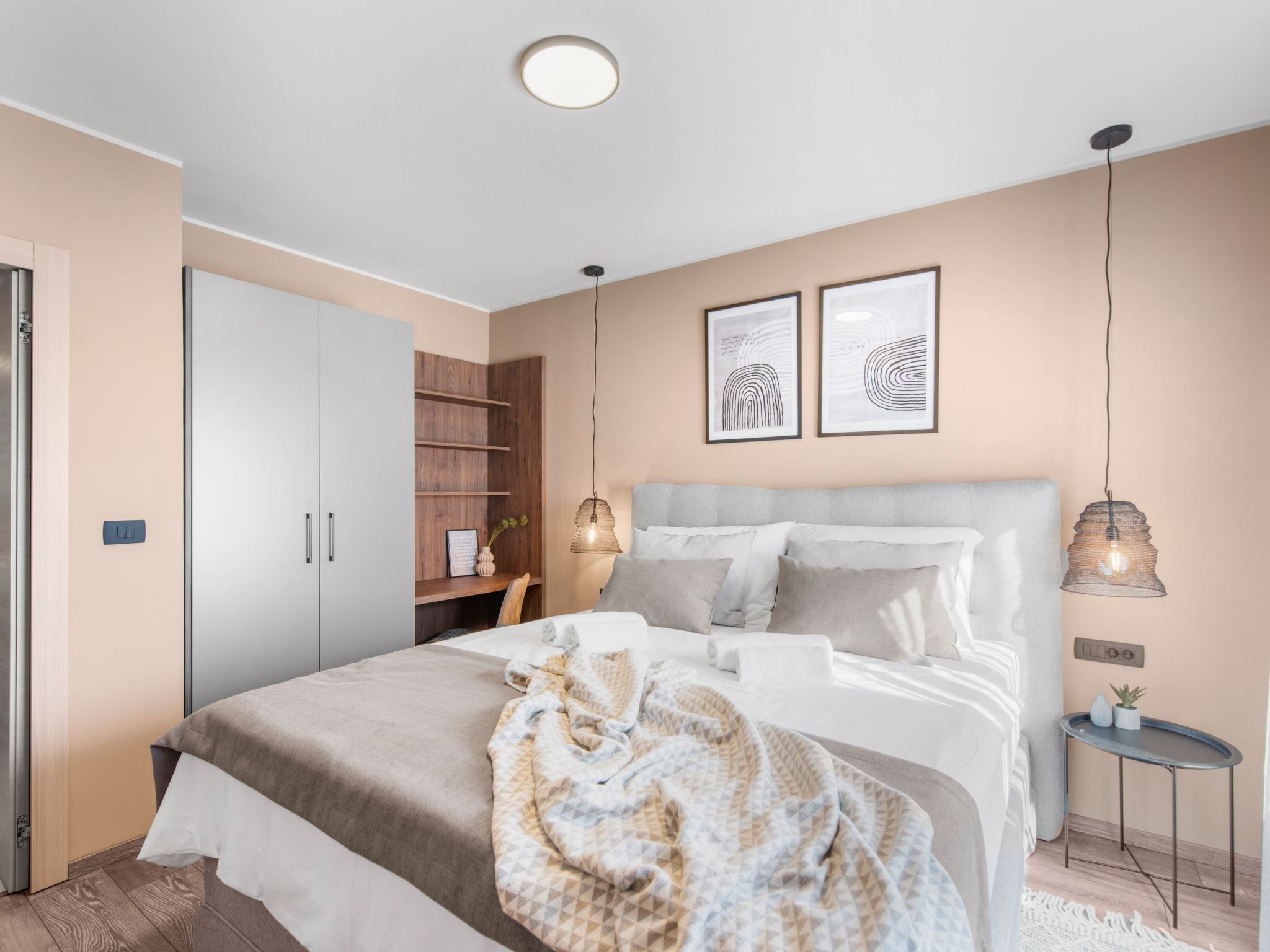 Villa Querchus Penthouse 8 partment mit Jacuzzi-Drinnen