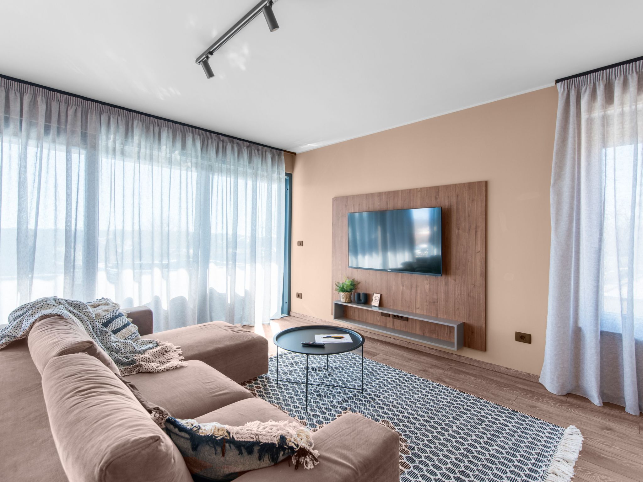 Villa Querchus Penthouse 8 partment mit Jacuzzi-Drinnen