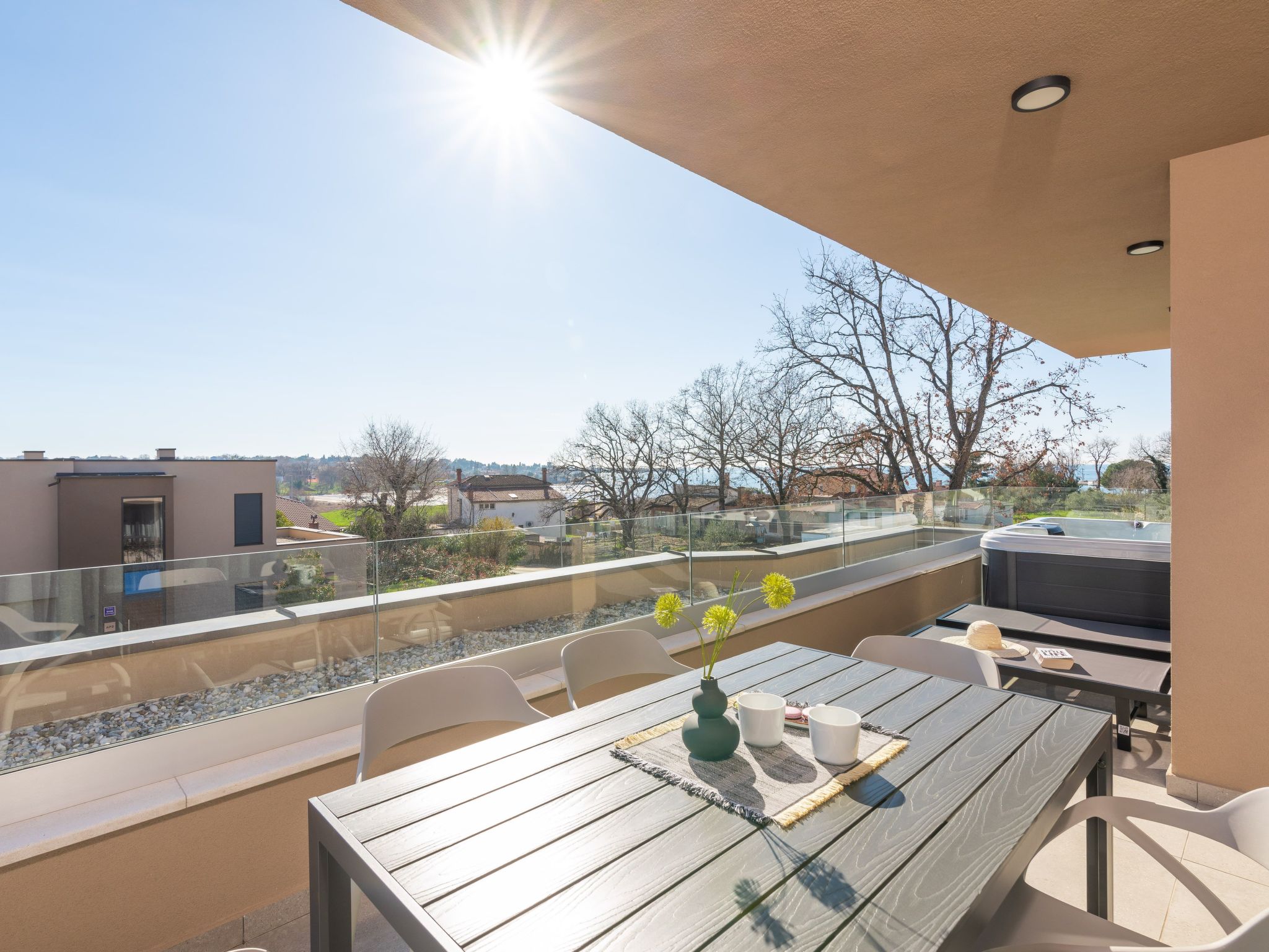 Villa Querchus Penthouse 8 partment mit Jacuzzi-Drinnen