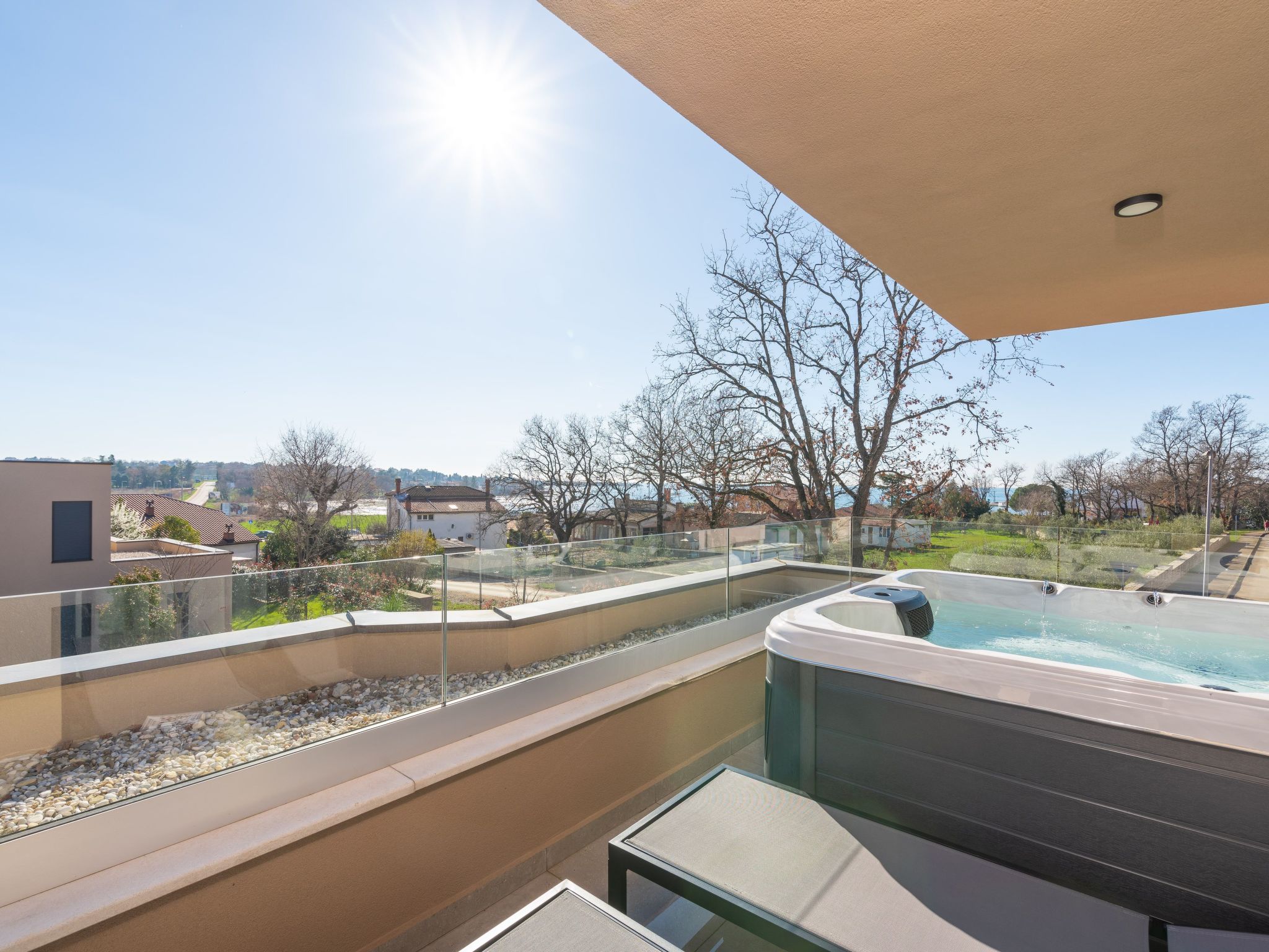 Villa Querchus Penthouse 8 partment mit Jacuzzi-Drinnen
