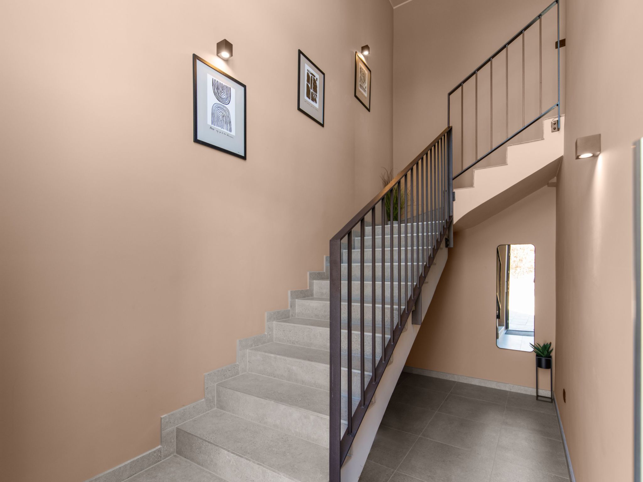 Villa Querchus Penthouse 8 partment mit Jacuzzi-Drinnen