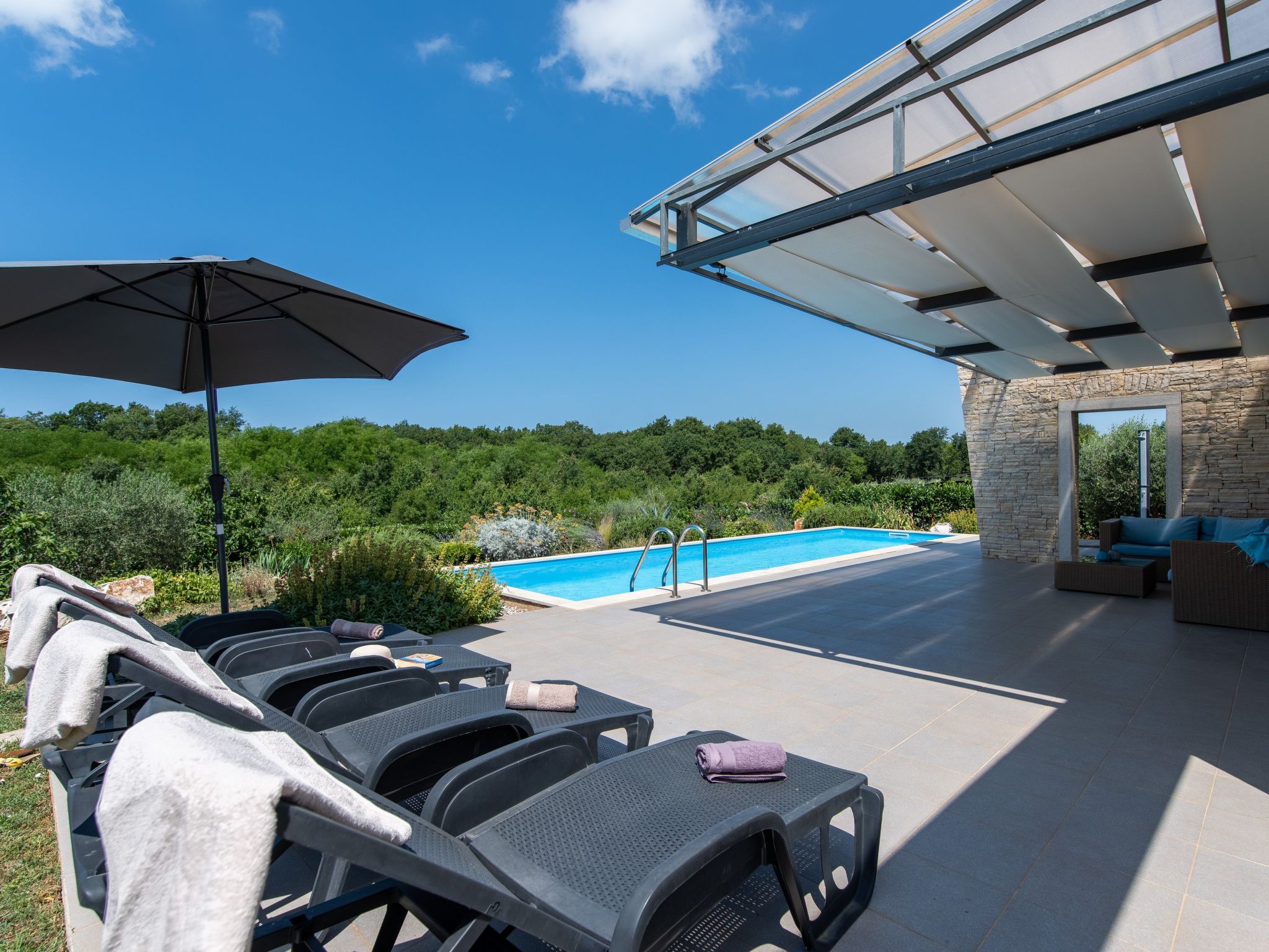 Wunderschönes Ferienhaus in Bužinija mit Pool-Binnen