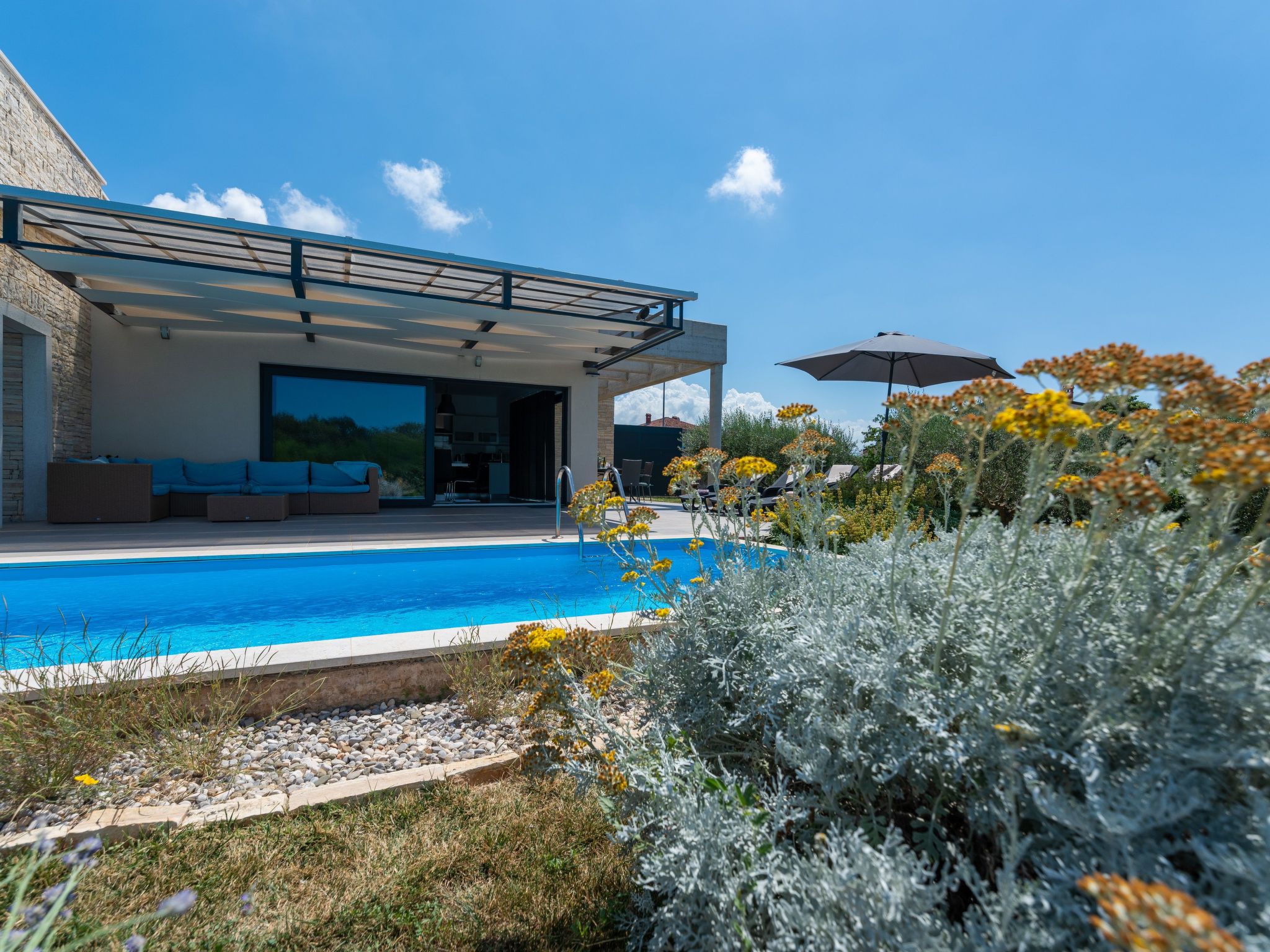 Wunderschönes Ferienhaus in Bužinija mit Pool-Binnen