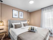 Modern vakantiehuis met jacuzzi op 200 meter van zee in Novigrad - thumbnail 6