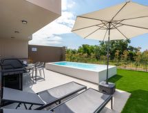 Quercus Village APP 12: Modern appartement met privézwembad, 200m van zee - thumbnail 2
