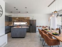 Villa Bianca: Ruim vakantiehuis voor 8 personen vlakbij de zee in Novigrad - thumbnail 6