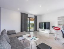 Villa Antoniana: Ruim familieverblijf met tuin op 2,5 km van zee in Novigrad - thumbnail 4