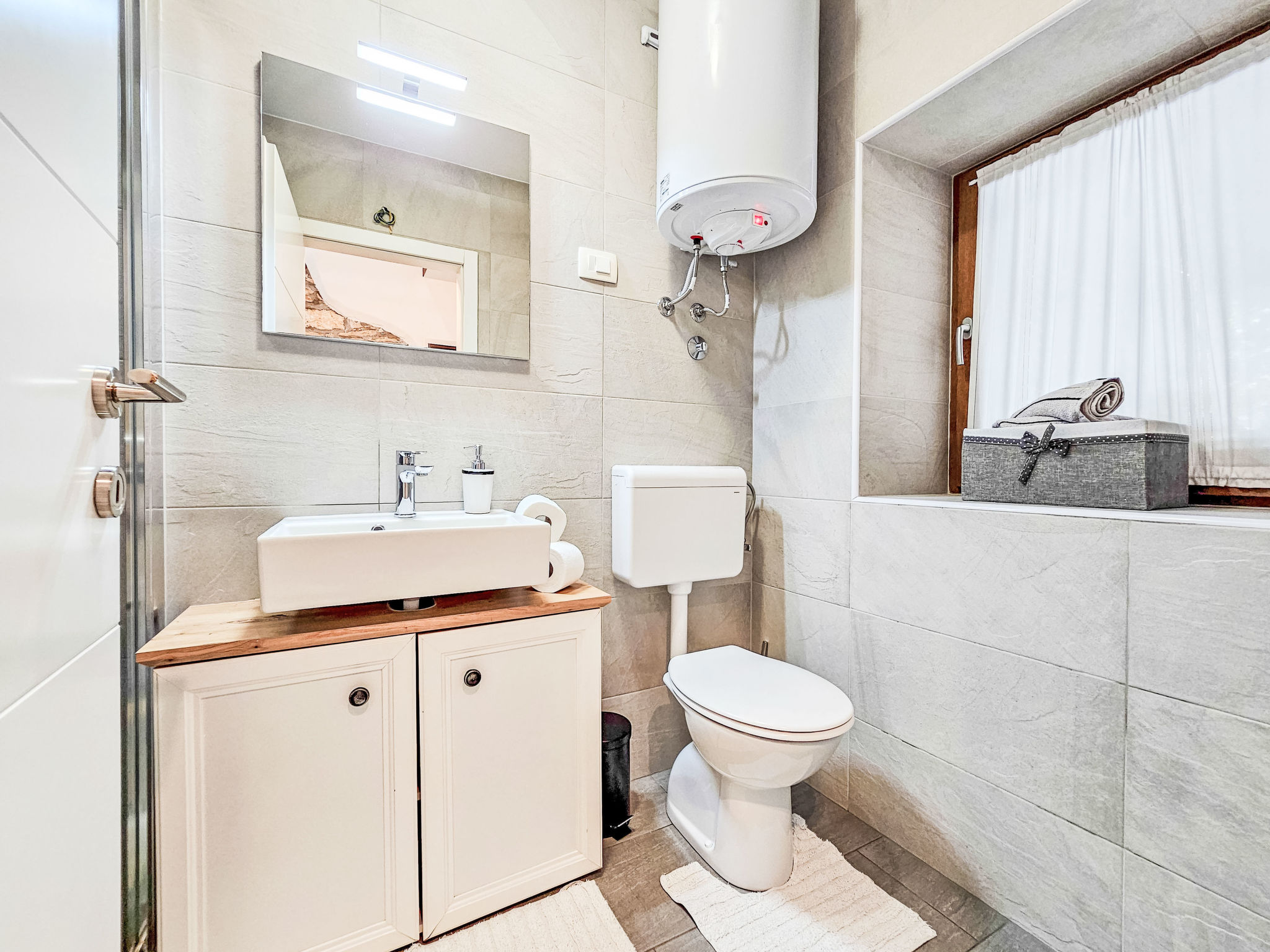 Für 3 Personen ca. 40 m&sup2; in Novigrad, Adriaküste Kroatien (Westküste von I - Binnen