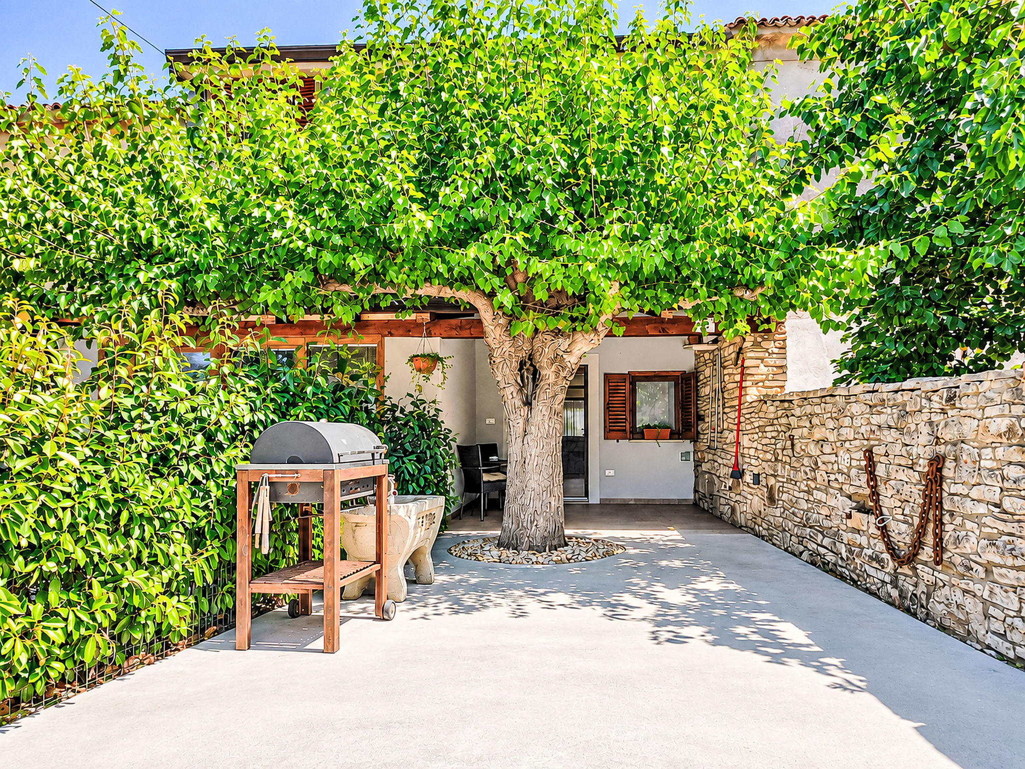 Für 3 Personen ca. 40 m&sup2; in Novigrad, Adriaküste Kroatien (Westküste von I - Buiten