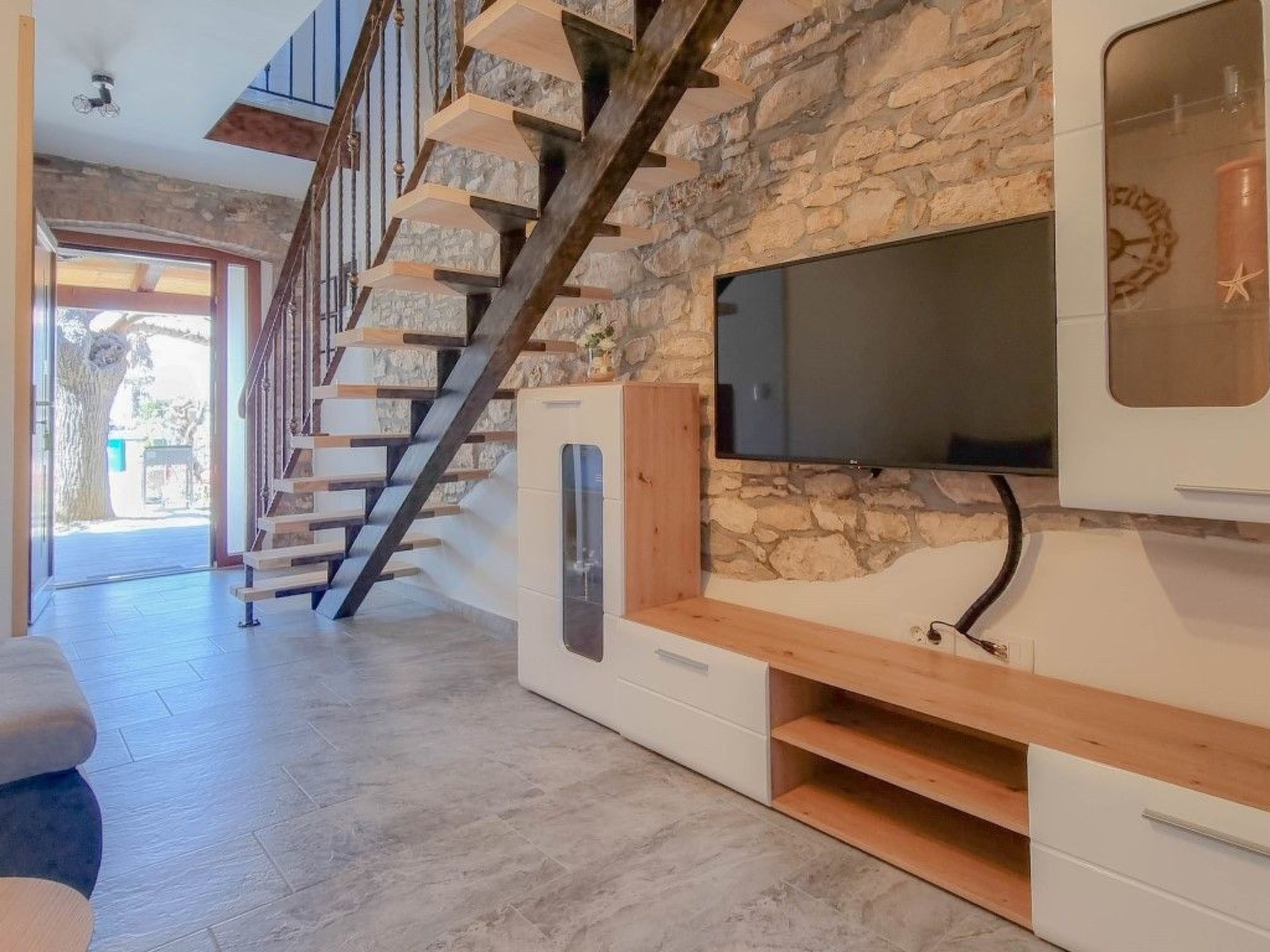 Photo of für 3 Personen ca. 40 m&sup2; in Novigrad, Adriaküste Kroatien (Westküste von I