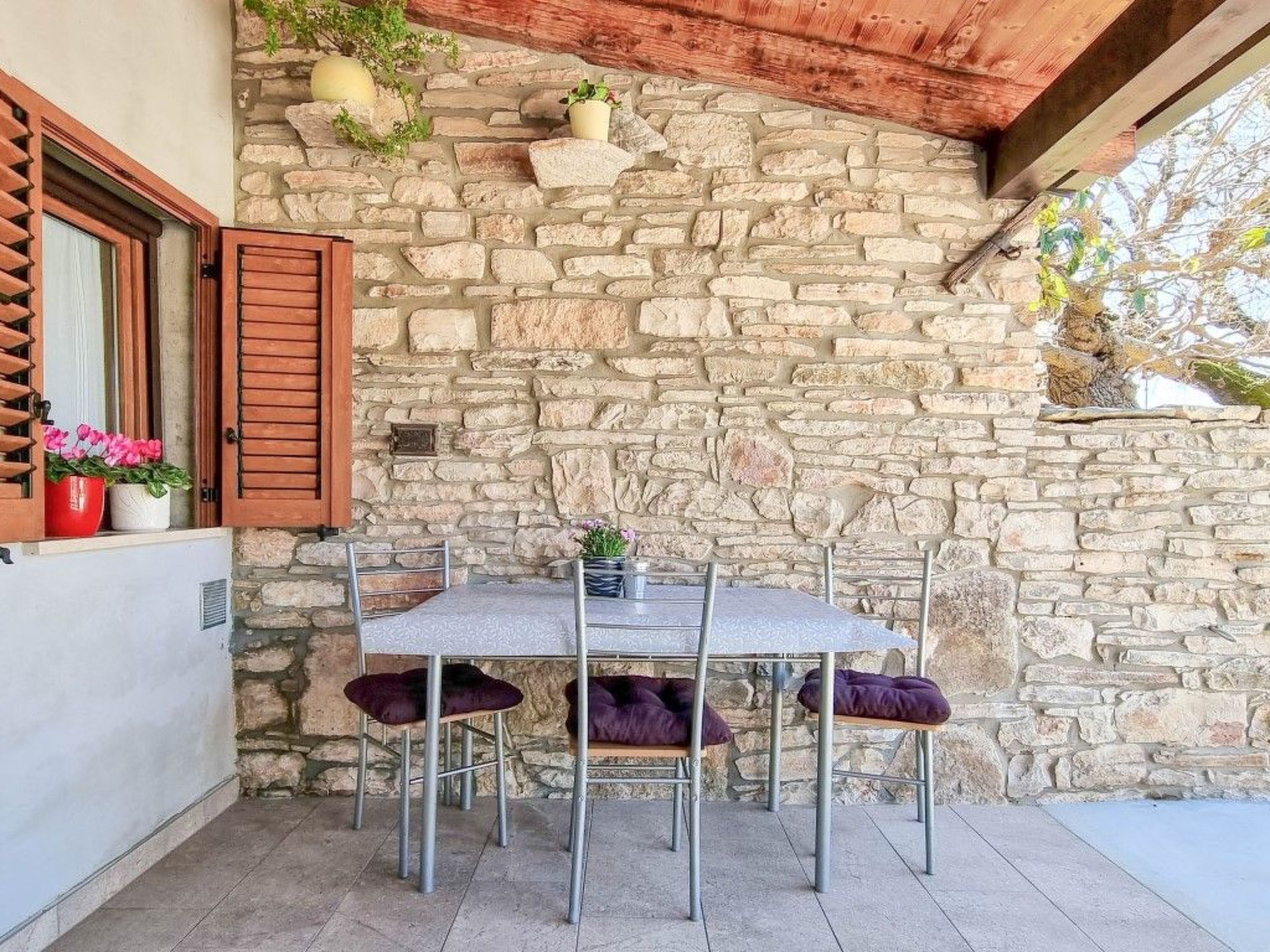 Photo of für 3 Personen ca. 40 m&sup2; in Novigrad, Adriaküste Kroatien (Westküste von I