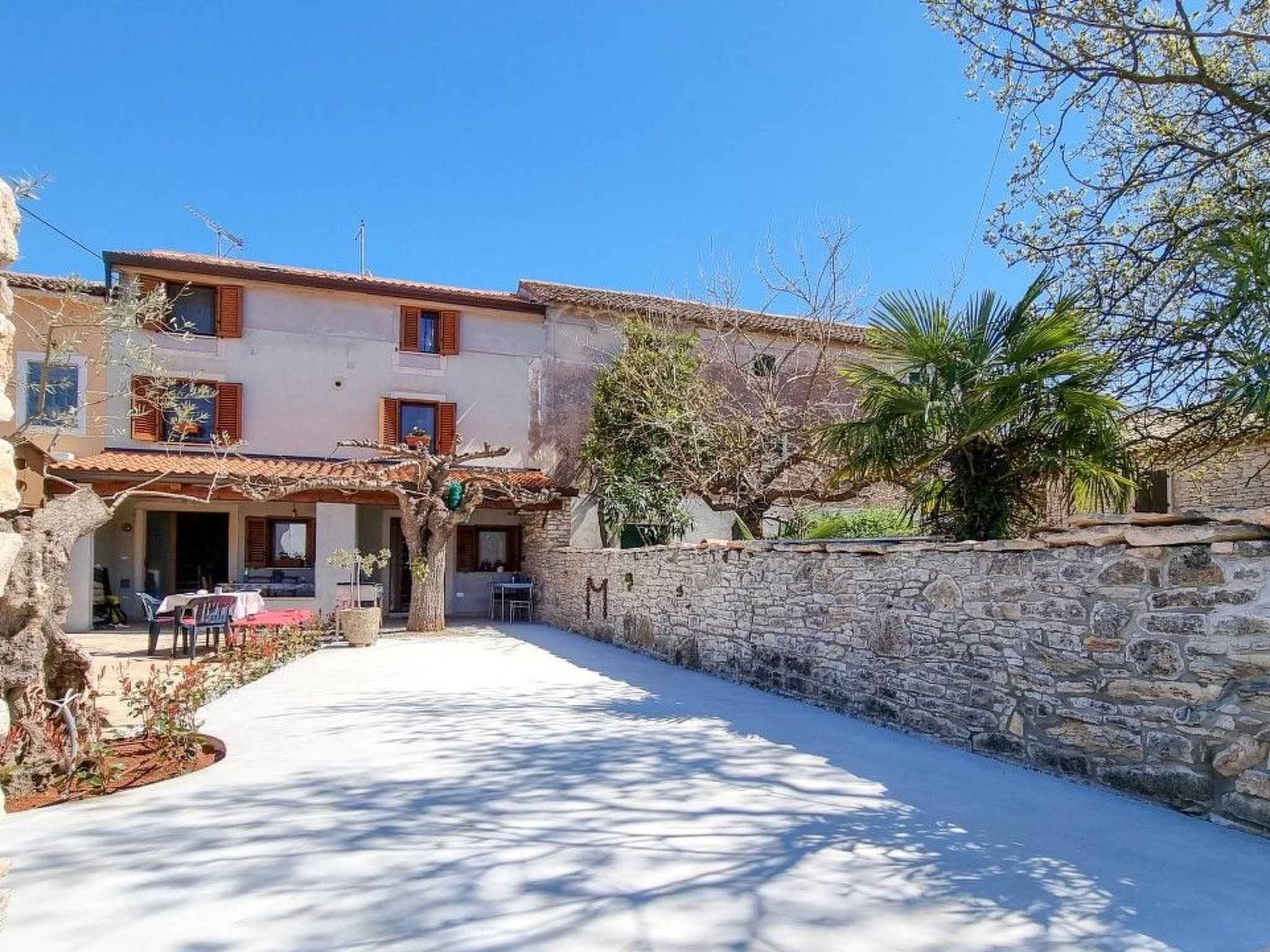 Photo of für 3 Personen ca. 40 m&sup2; in Novigrad, Adriaküste Kroatien (Westküste von I