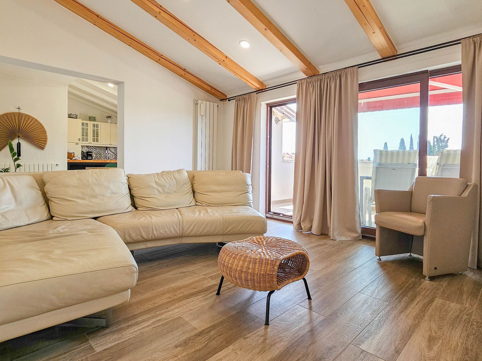 "Lara A4" mit Balkon-Binnen