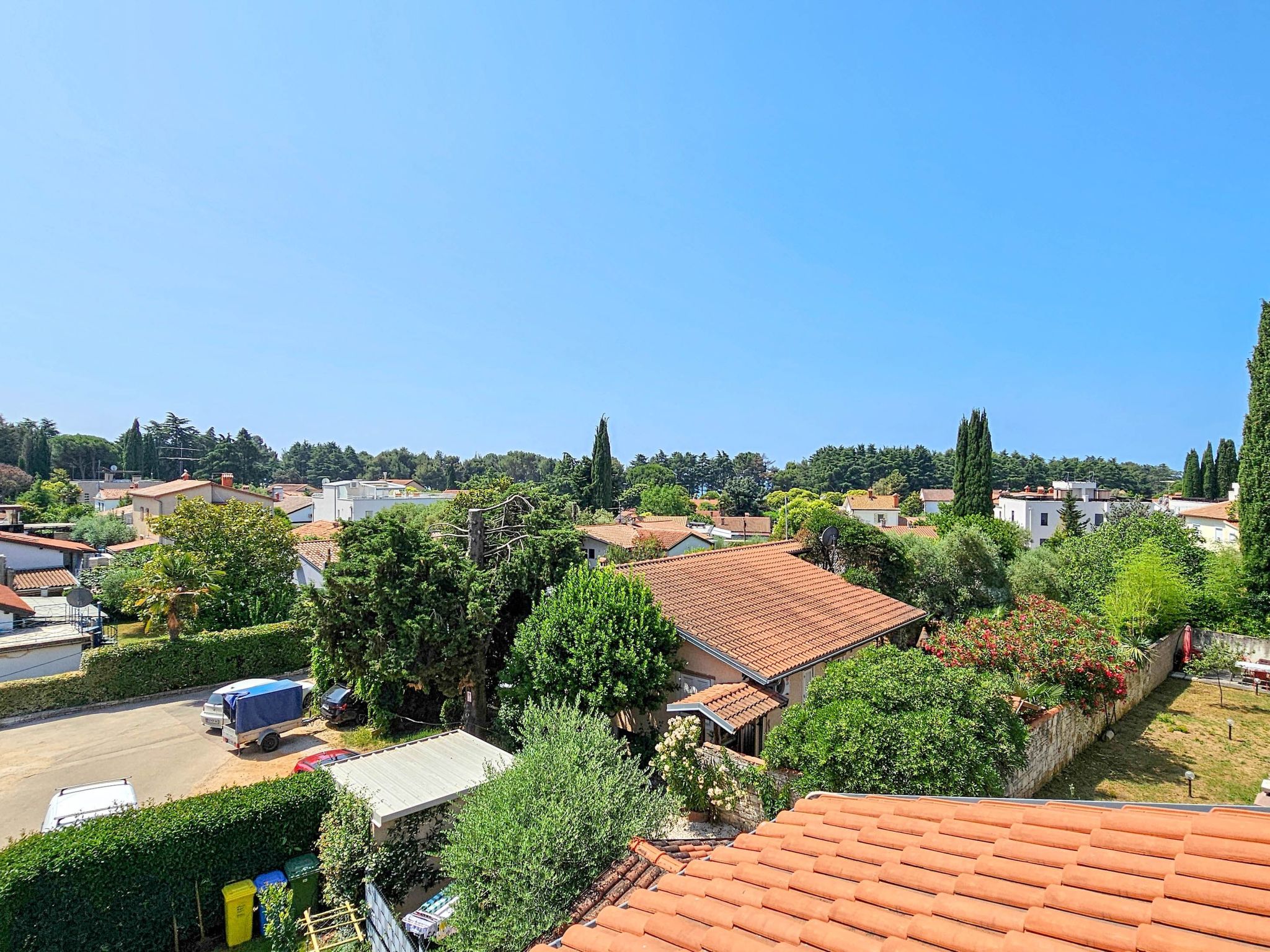 "Lara A4" mit Balkon-Buiten