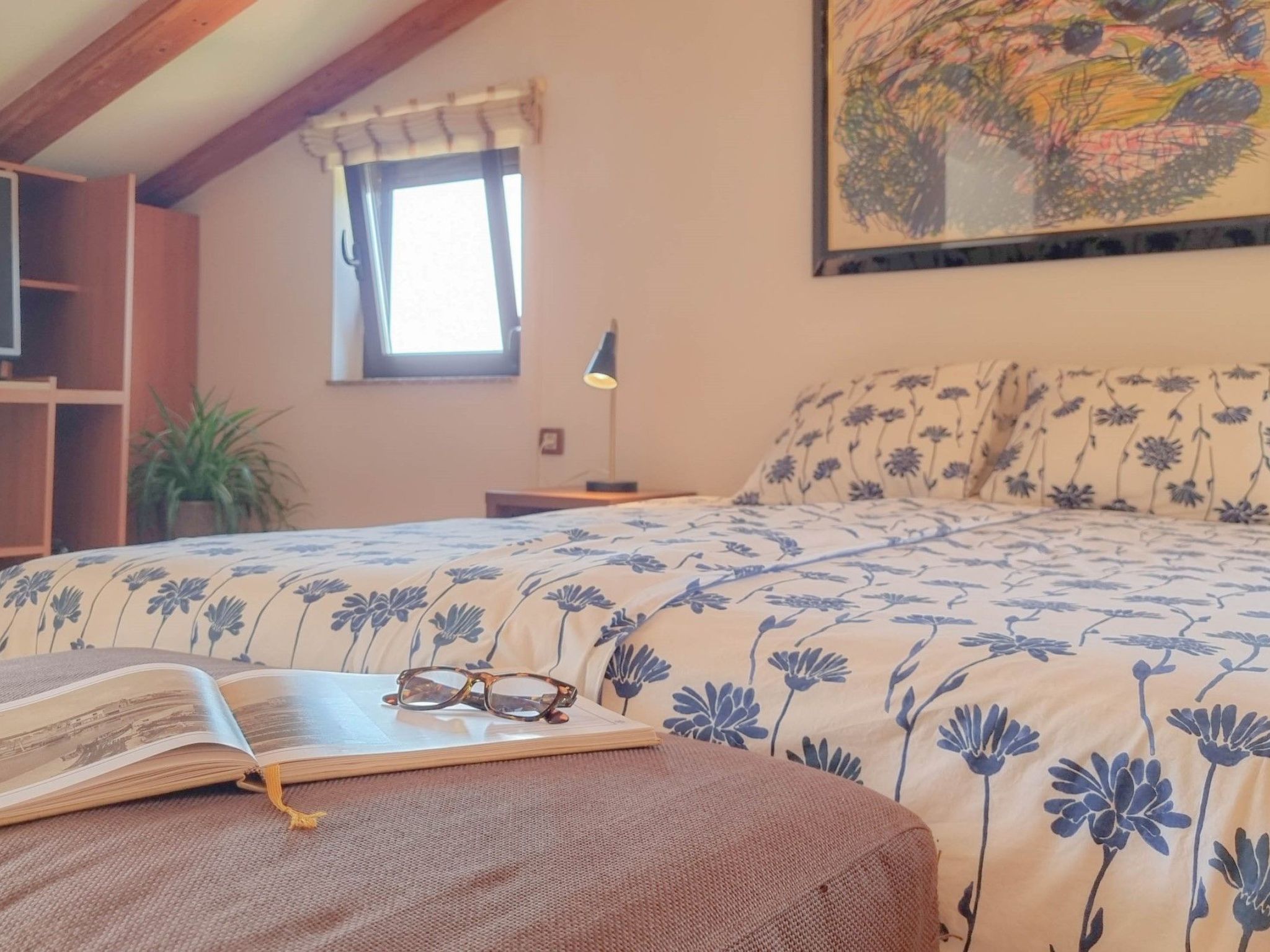 "Nina" mit Blick auf das Wasser-Image-tags.info