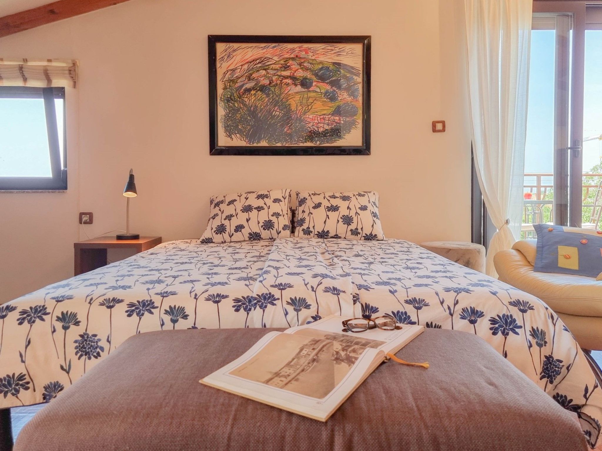 "Nina" mit Blick auf das Wasser-Binnen