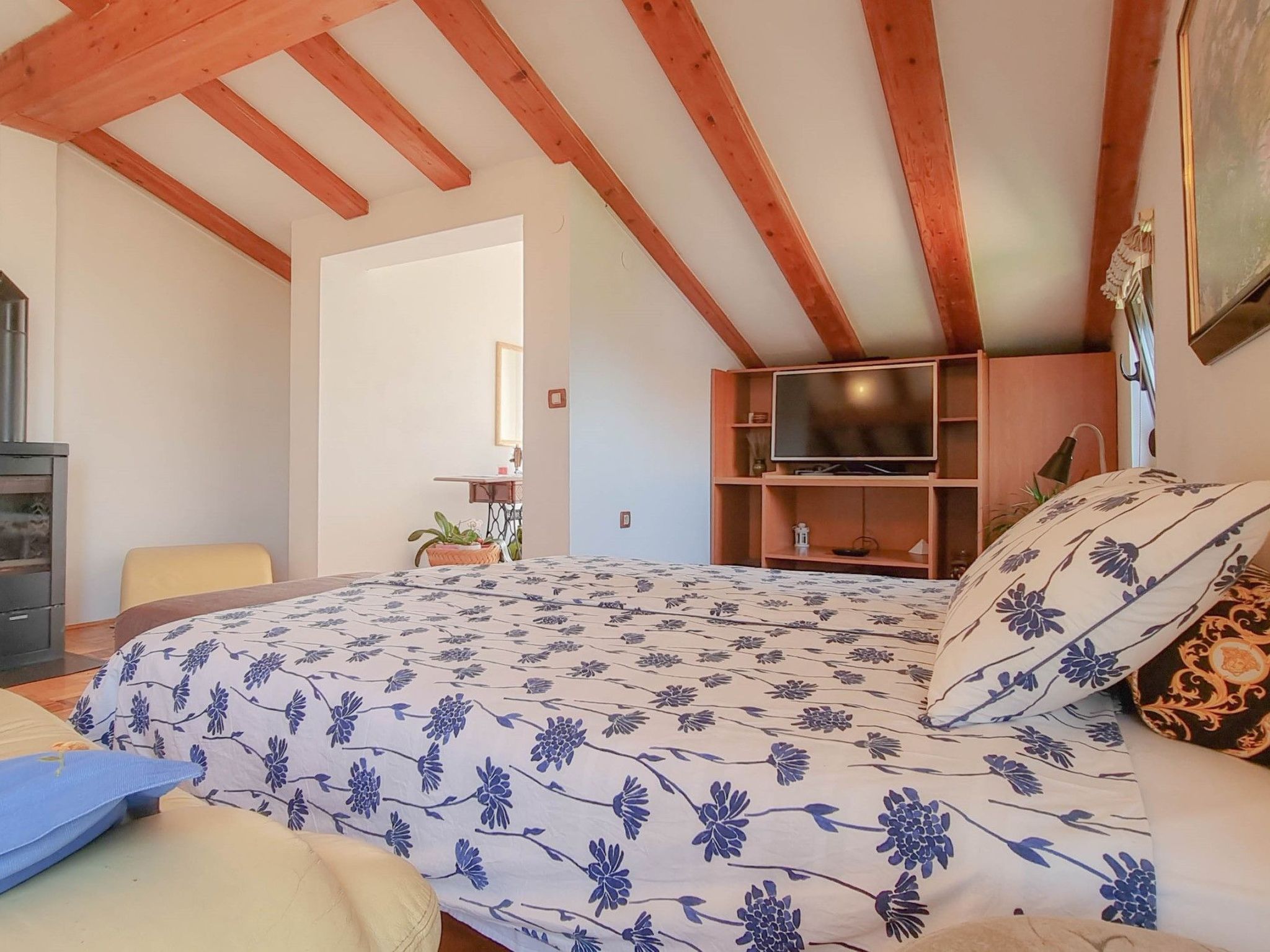 "Nina" mit Blick auf das Wasser-Binnen