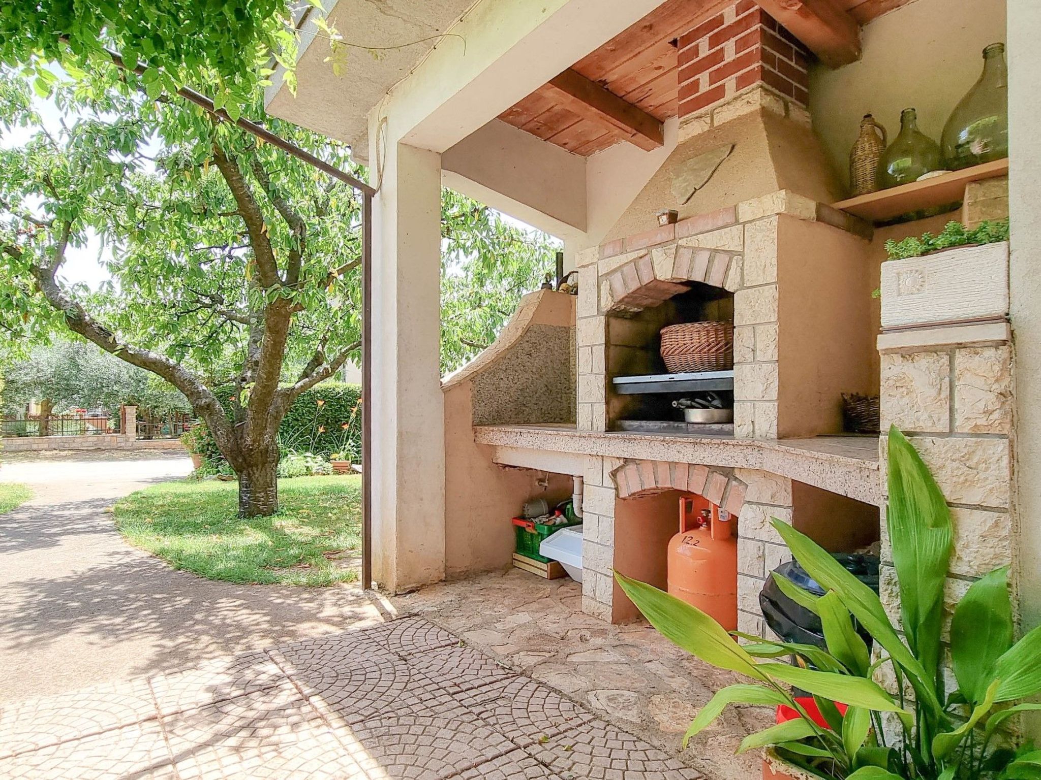 Photo of "Nina" mit Blick auf das Wasser
