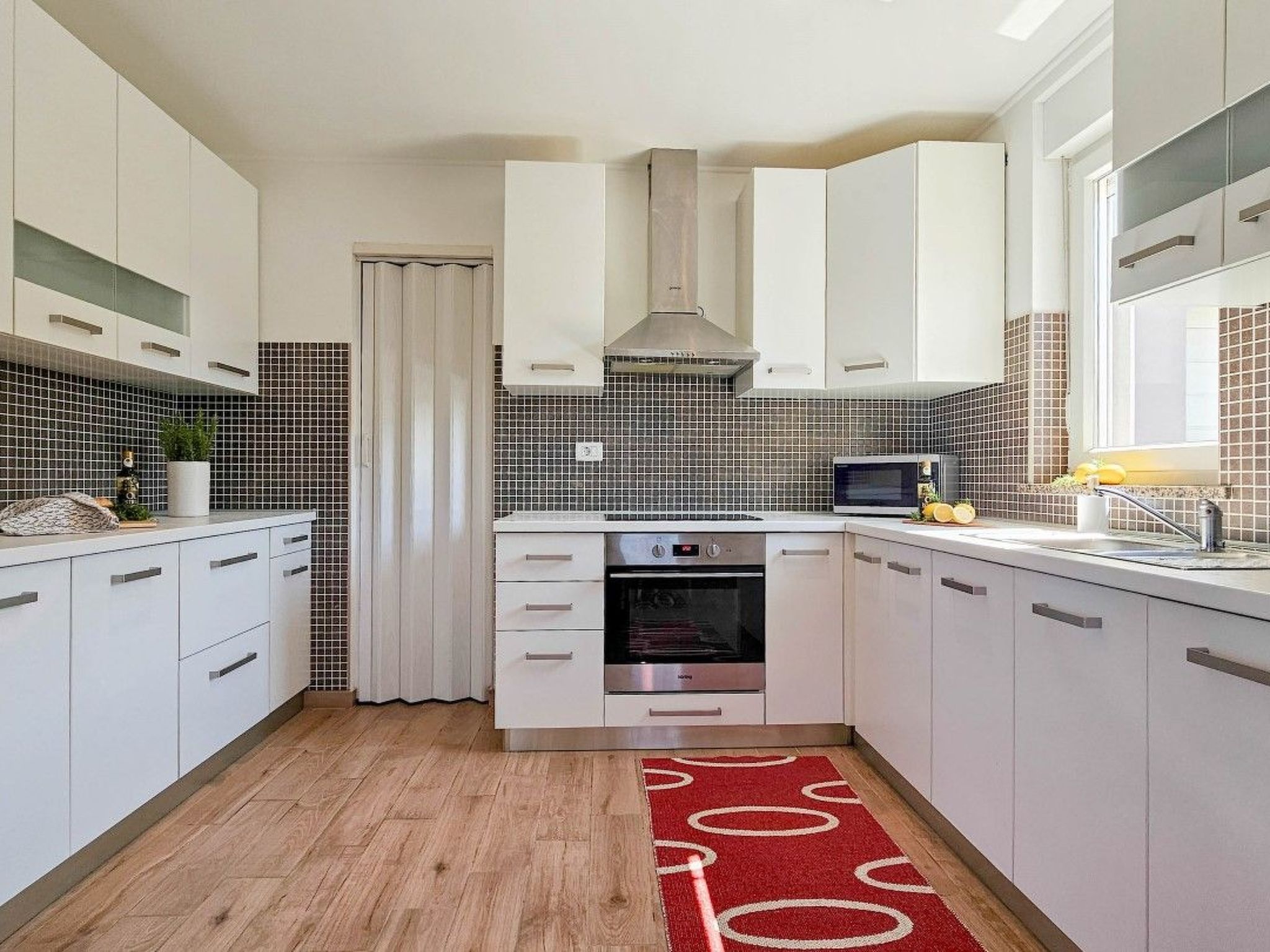 "Villa Pavlovic" mit Garten und Grill-Drinnen